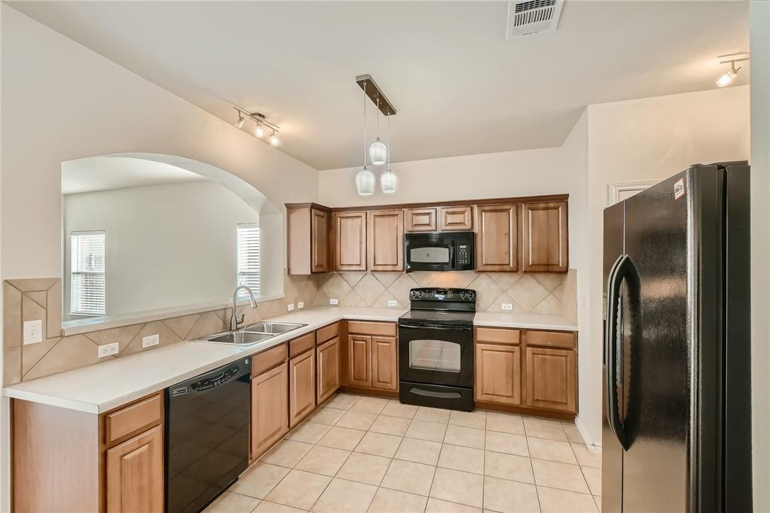 271 Housefinch Loop Property Photo 3