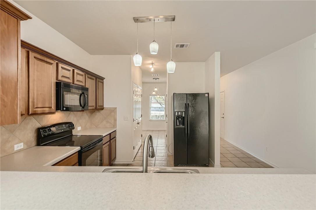 271 Housefinch Loop Property Photo 4
