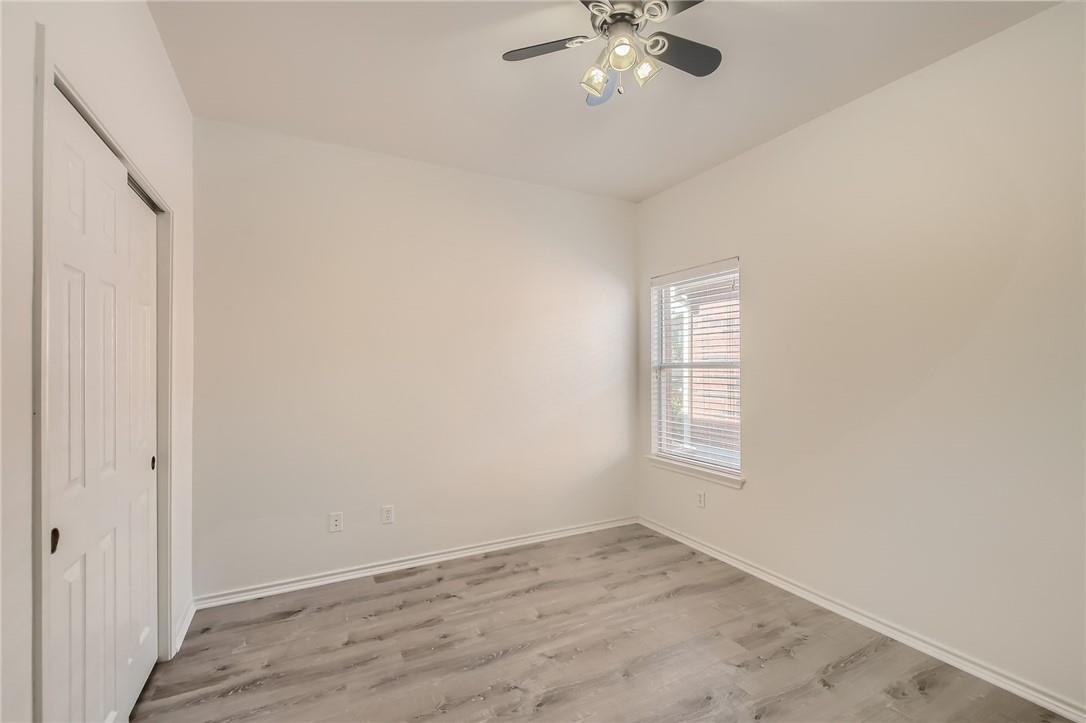 271 Housefinch Loop Property Photo 9