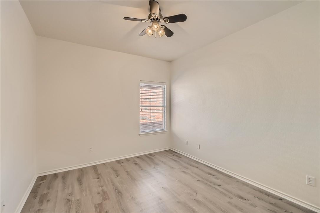 271 Housefinch Loop Property Photo 10