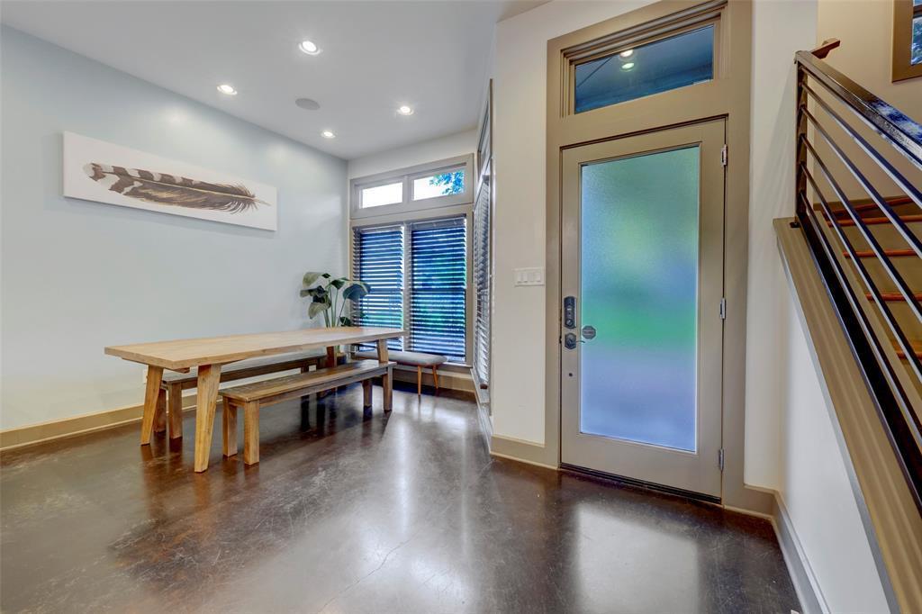 602 W N Loop Blvd #b Property Photo 8