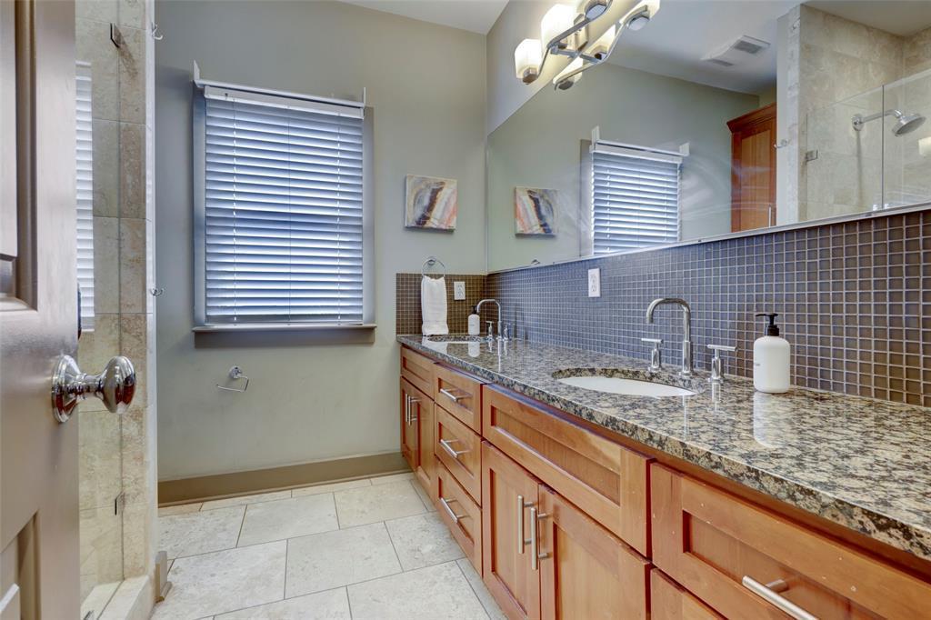 602 W N Loop Blvd #b Property Photo 13