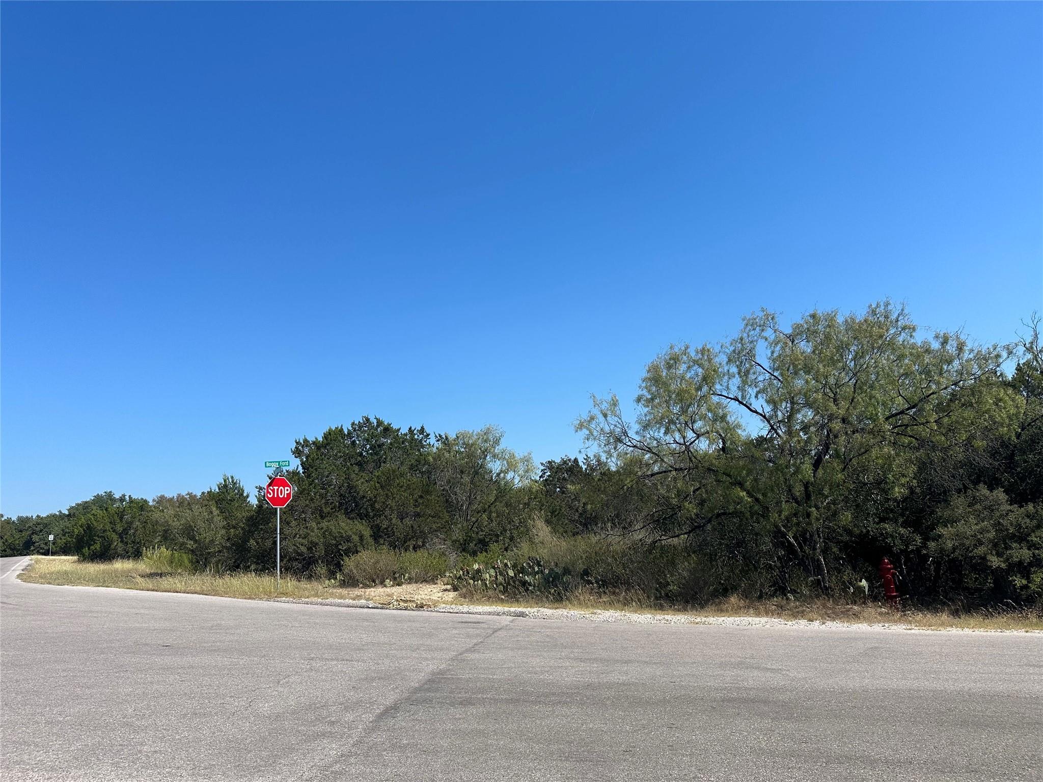 21412 Highland Lake Dr Property Photo 9