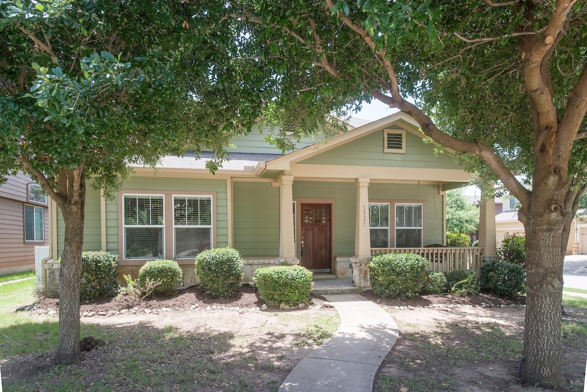 1521 Huckleberry LN Property Photo 1