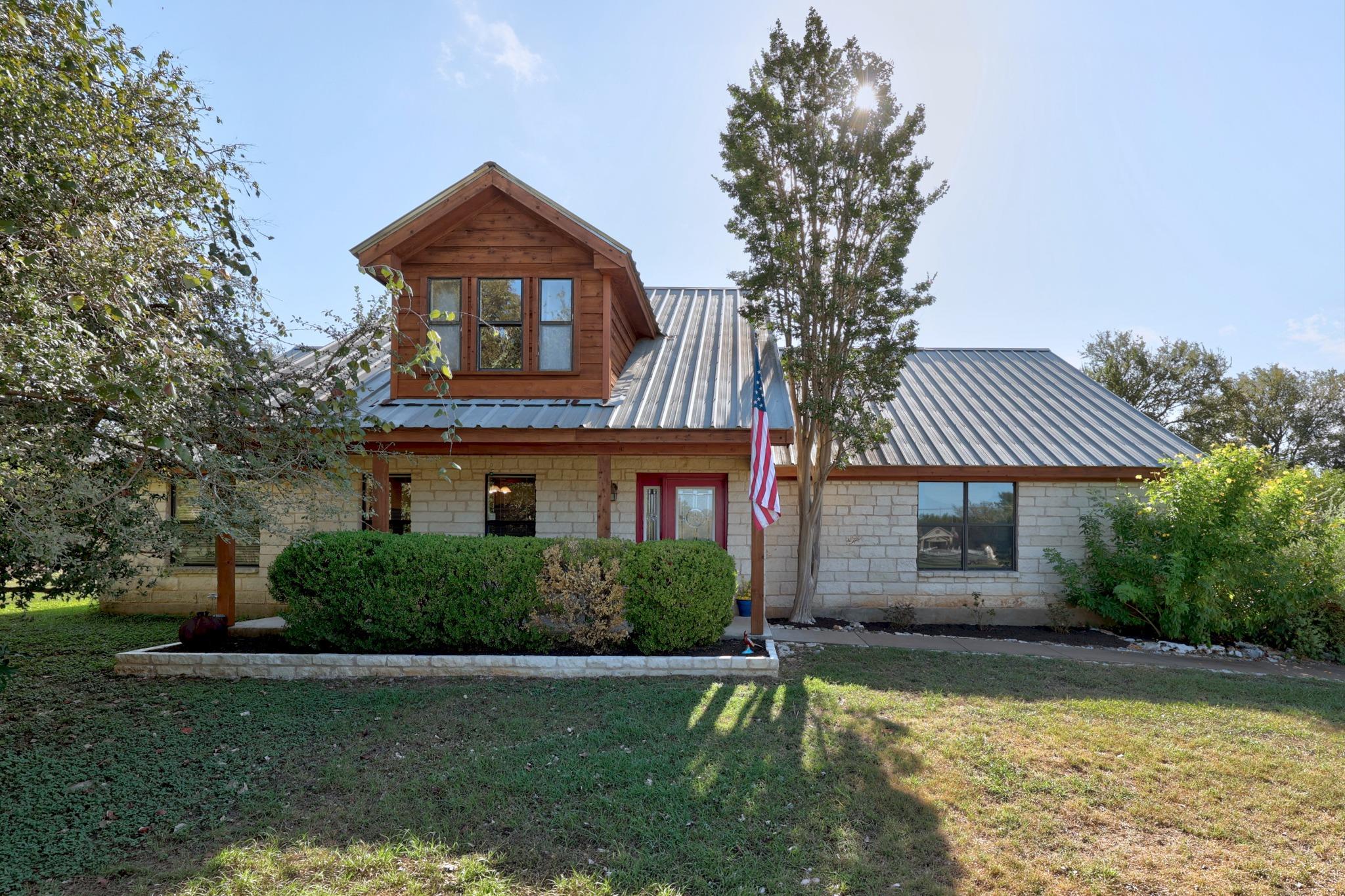 301 Oak Forest Cv Property Photo 1