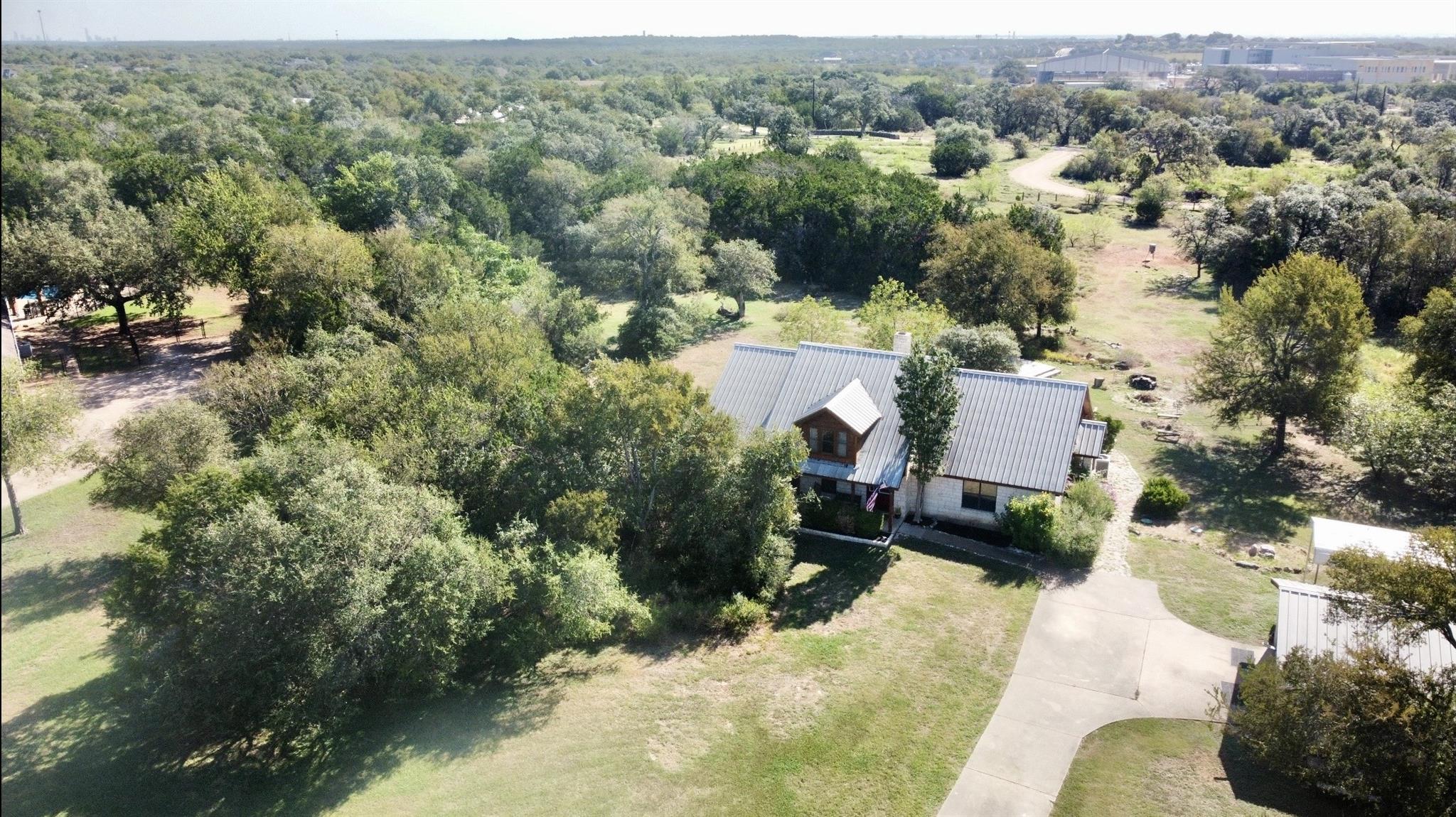 301 Oak Forest Cv Property Photo 5