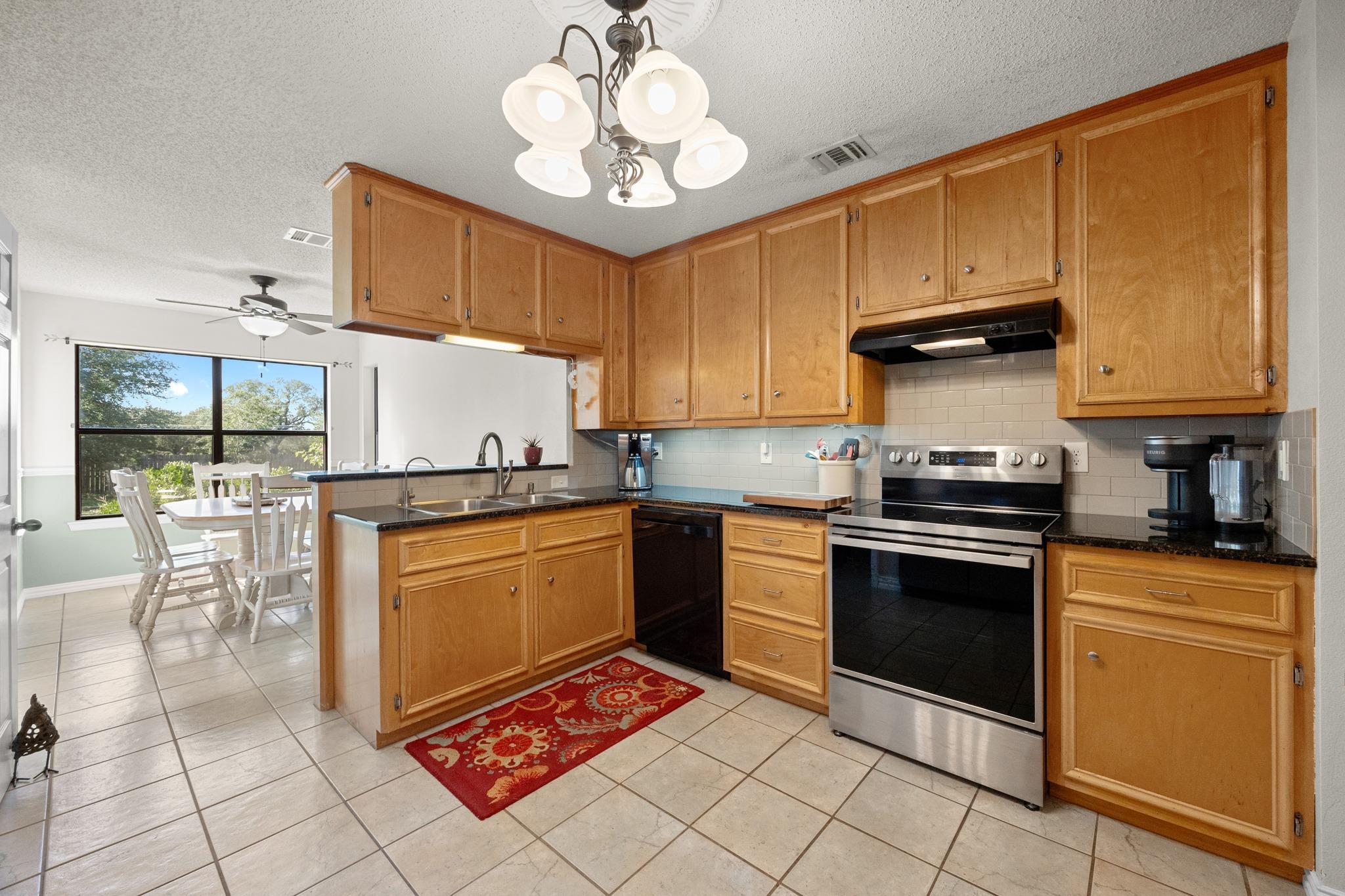 301 Oak Forest Cv Property Photo 14
