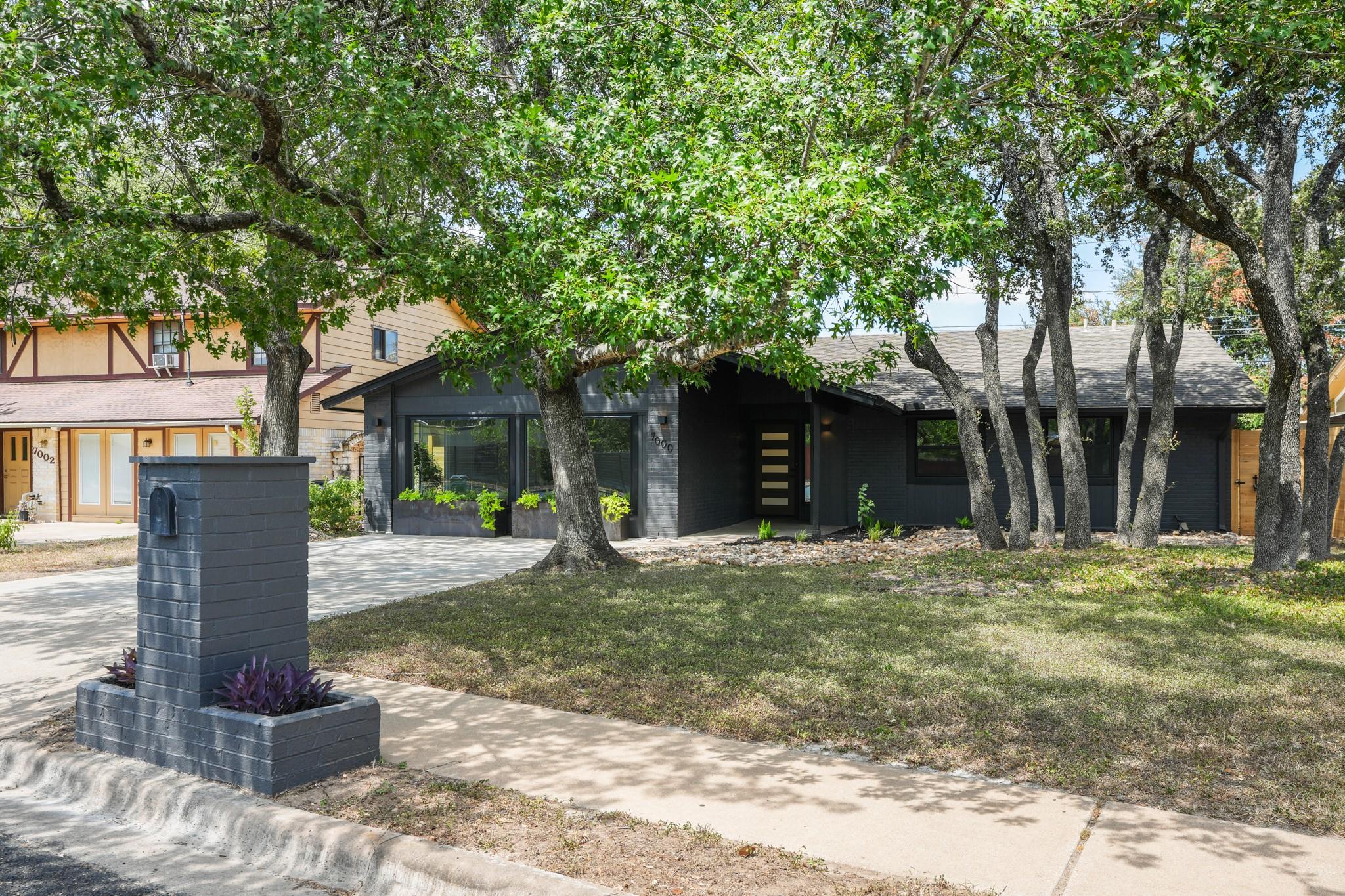 7000 Shadywood Dr Property Photo 13