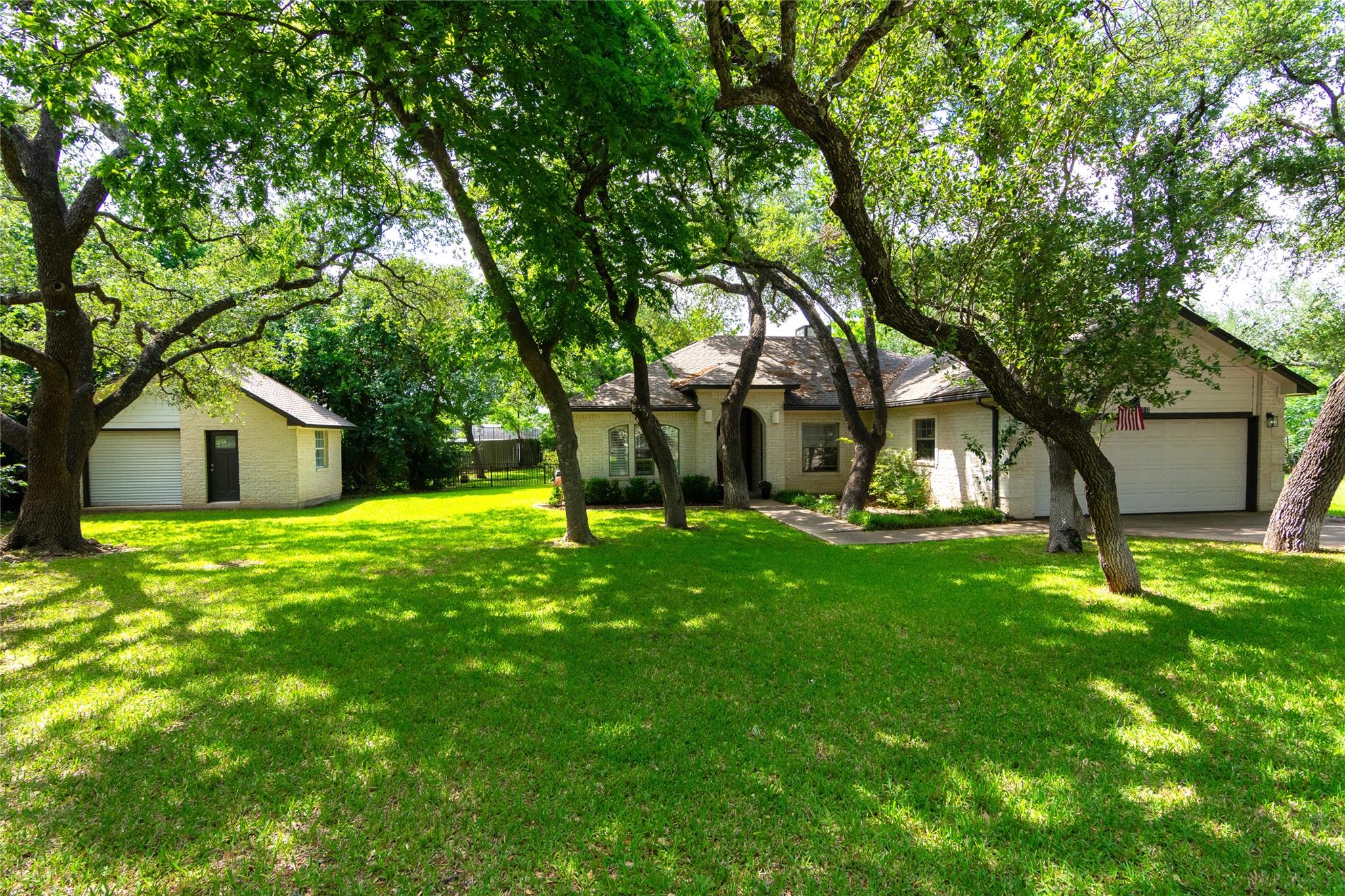 307 Deer Trace CV