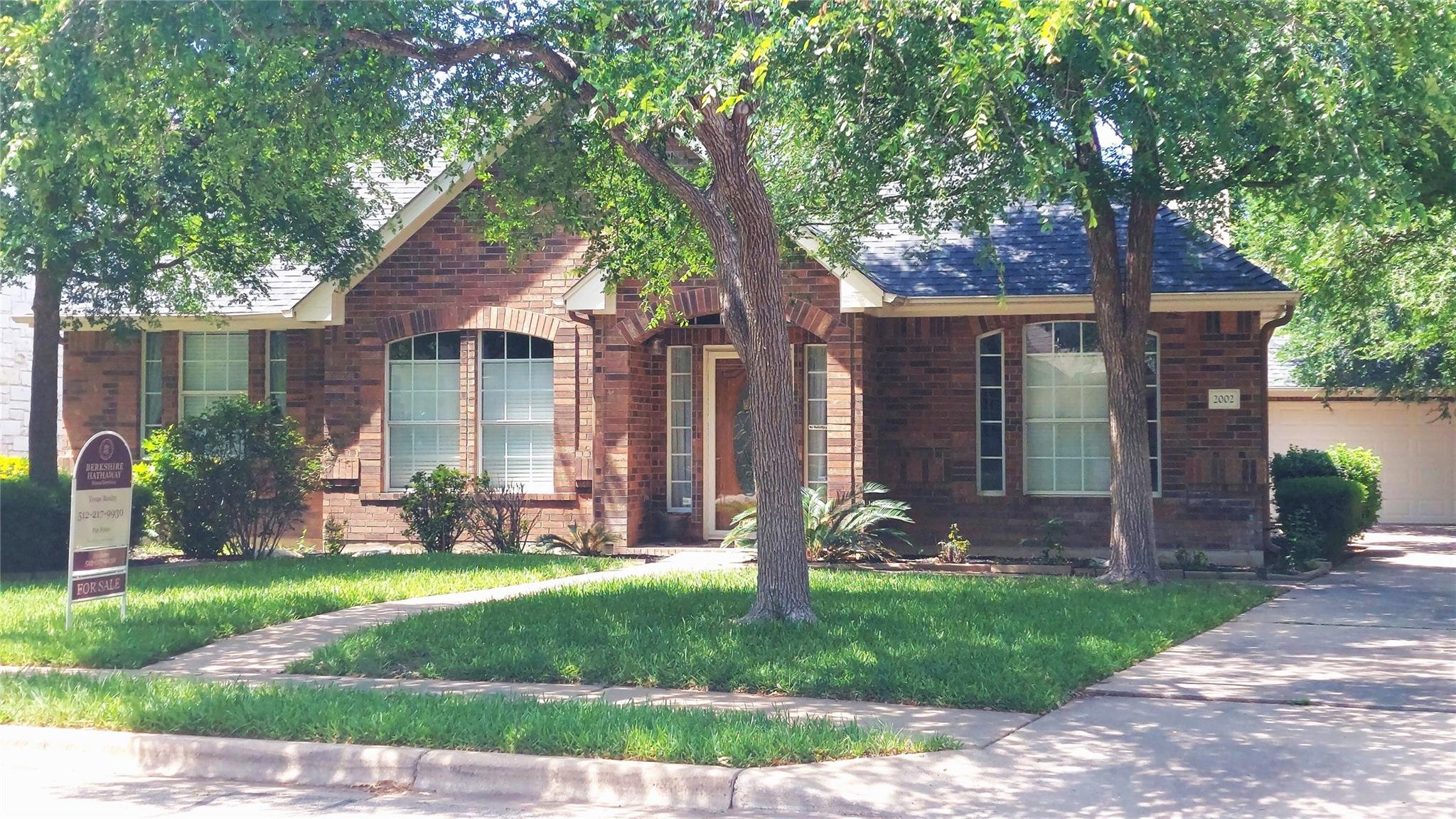 2002 Wood Glen Dr Property Photo