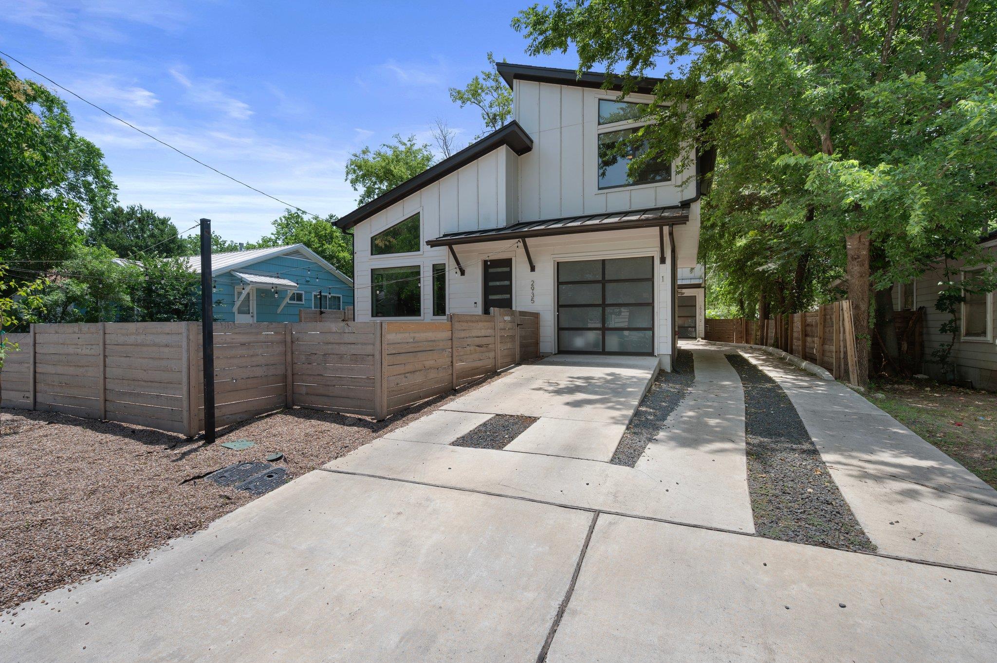 2935 Moss St 1 Property Photo 1