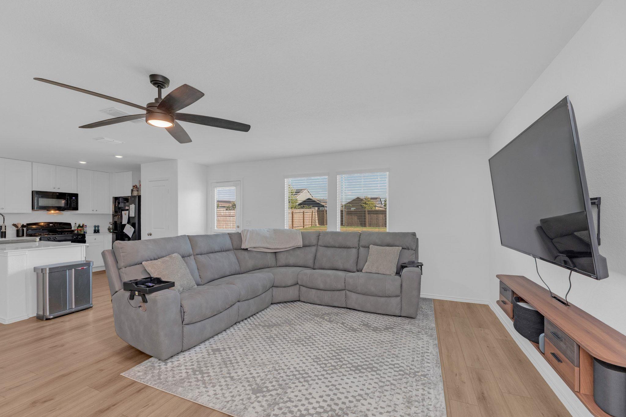 2324 Willkomen Way Property Photo 4