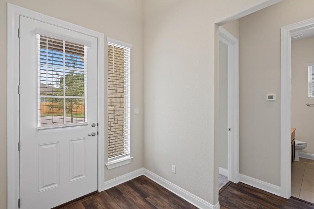 3805 Wales Ct Property Photo 4