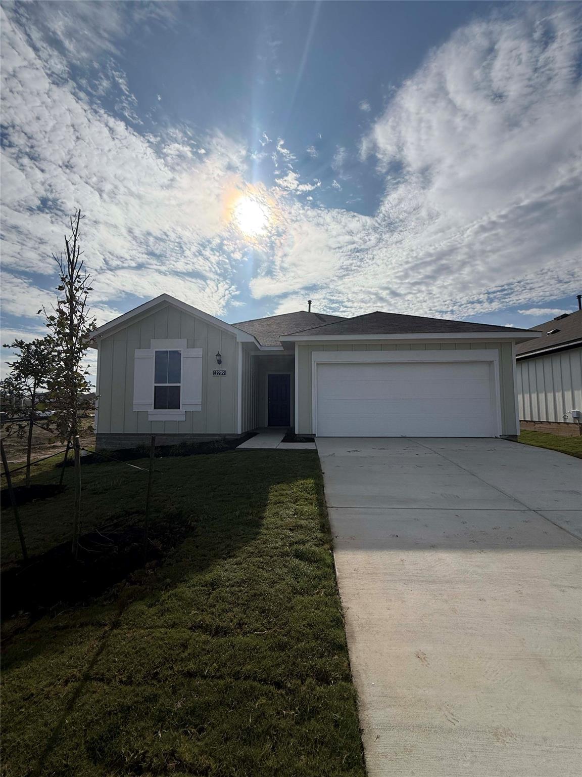 11909 Horseshoe Field Bnd Property Photo 1