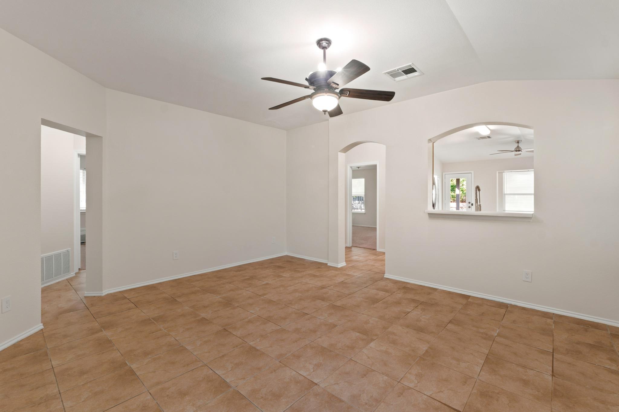 2807 Winslow Dr Property Photo 3
