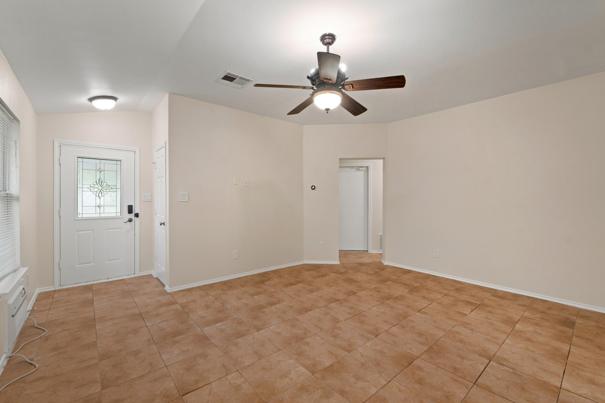 2807 Winslow Dr Property Photo 4