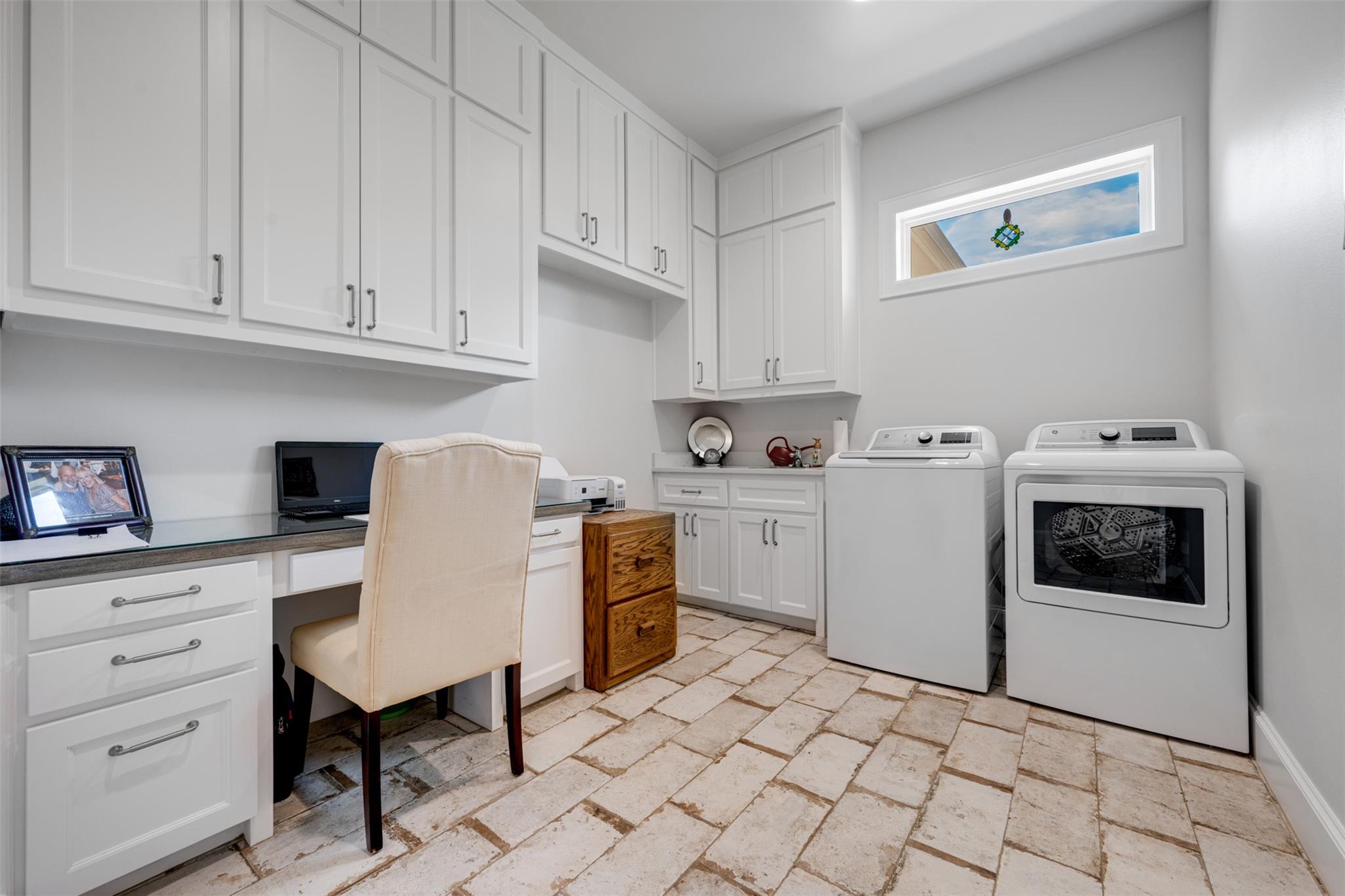 549 Eagles Nest Trl Property Photo 34