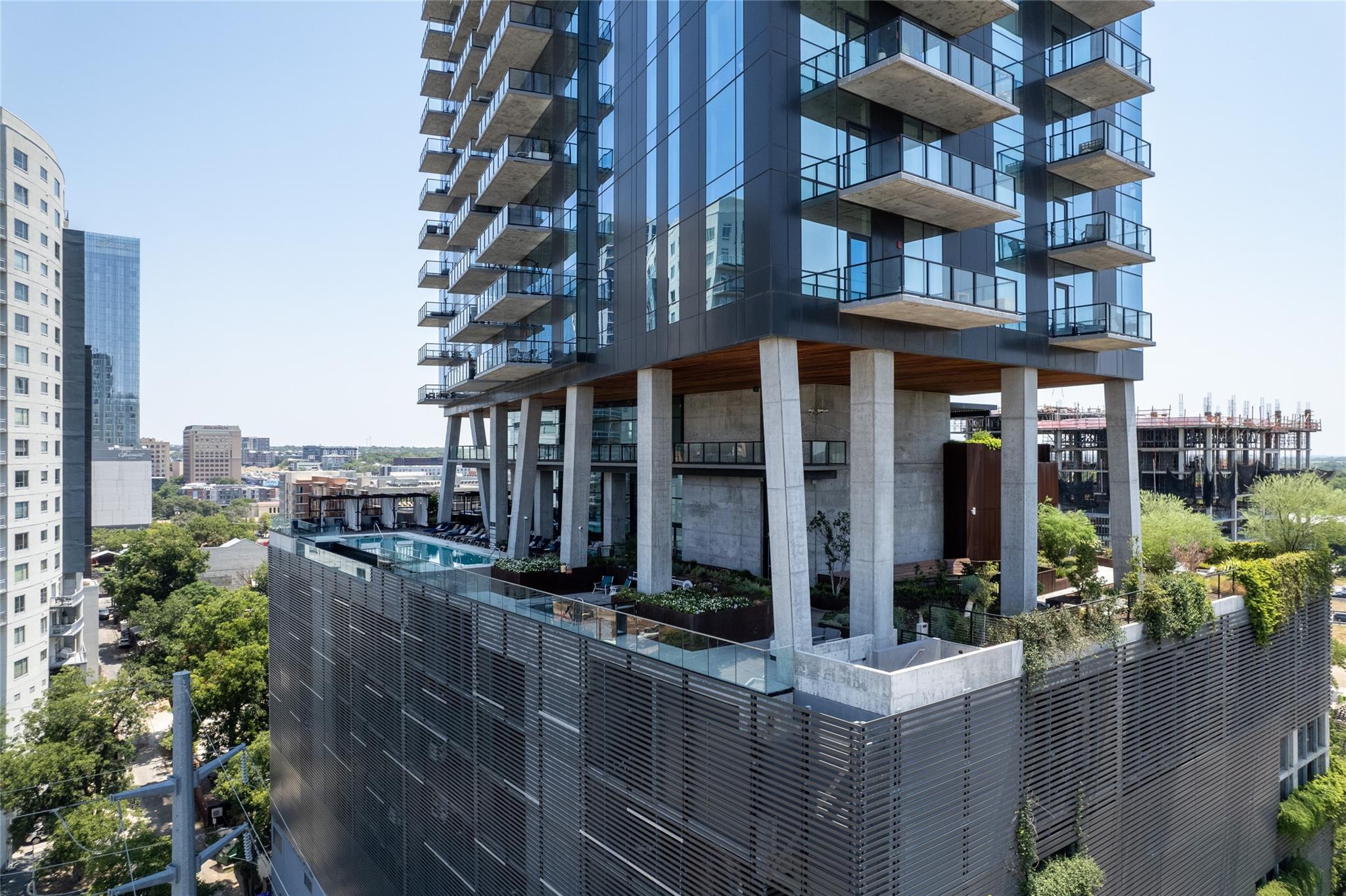 70 Rainey St #1703 Property Photo 2