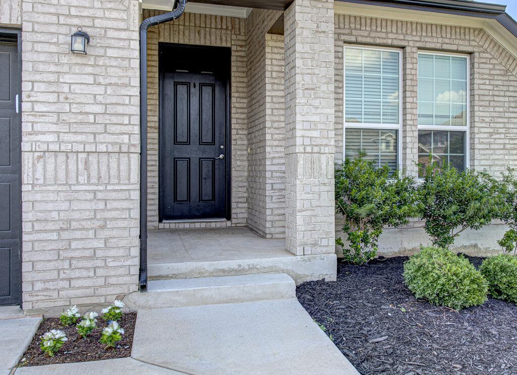 20908 Akbash Ln Property Photo 3