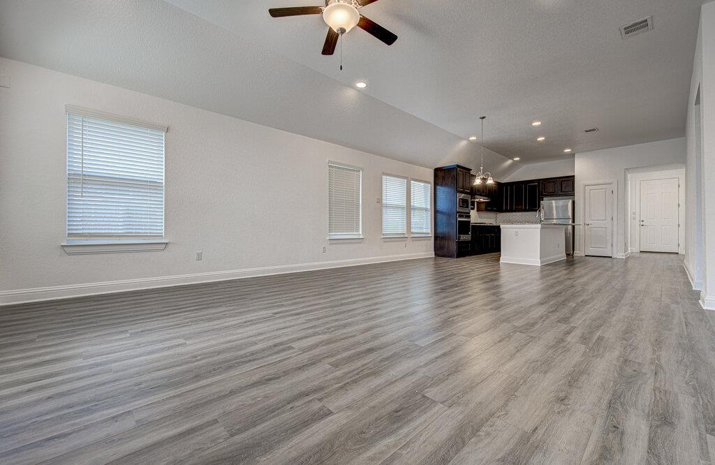 20908 Akbash Ln Property Photo 6