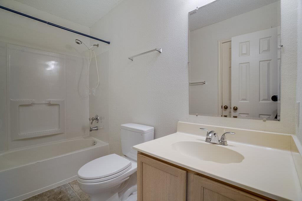 12920 Latchwood Ln Property Photo 12