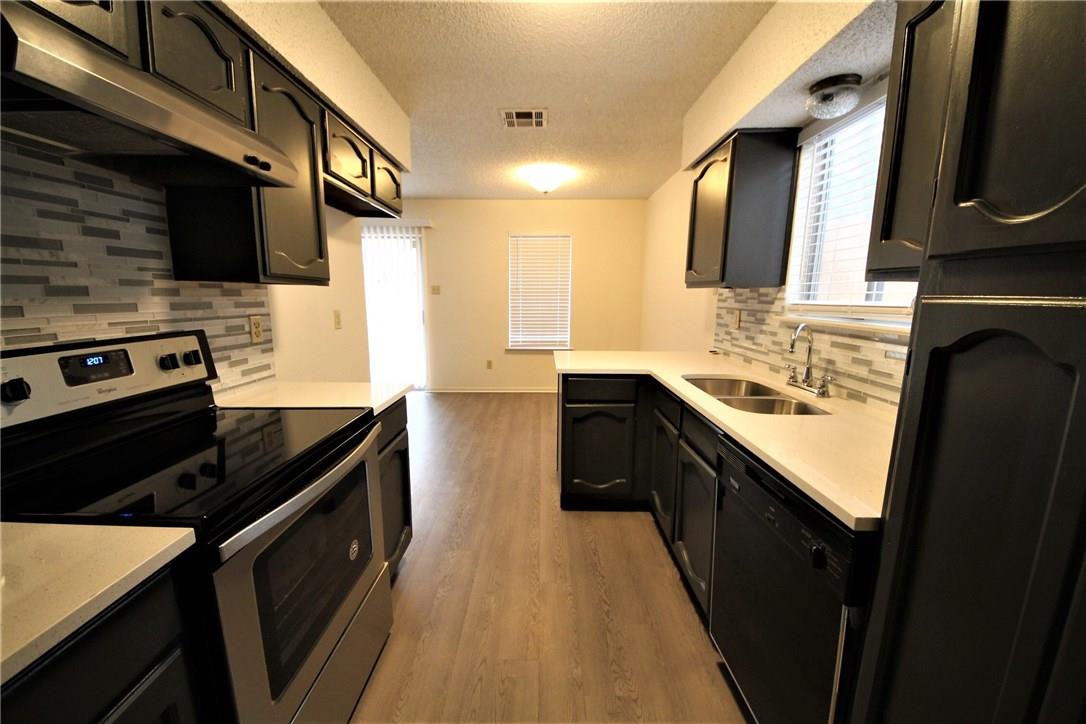 3206 Spaniel Dr Property Photo 3