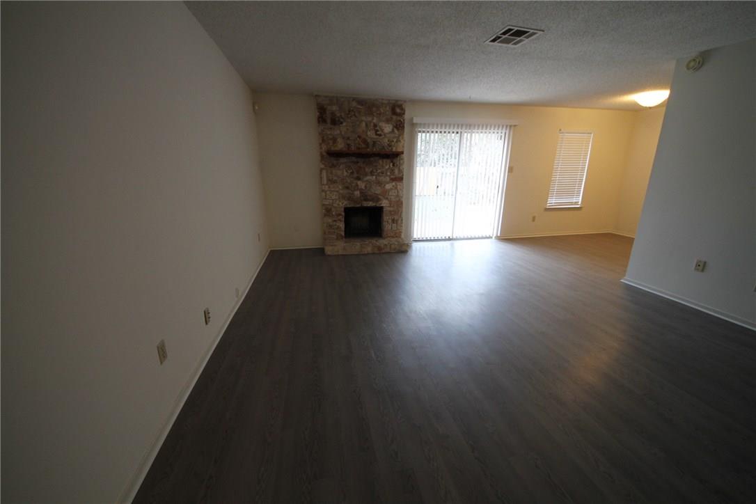 3206 Spaniel Dr Property Photo 6