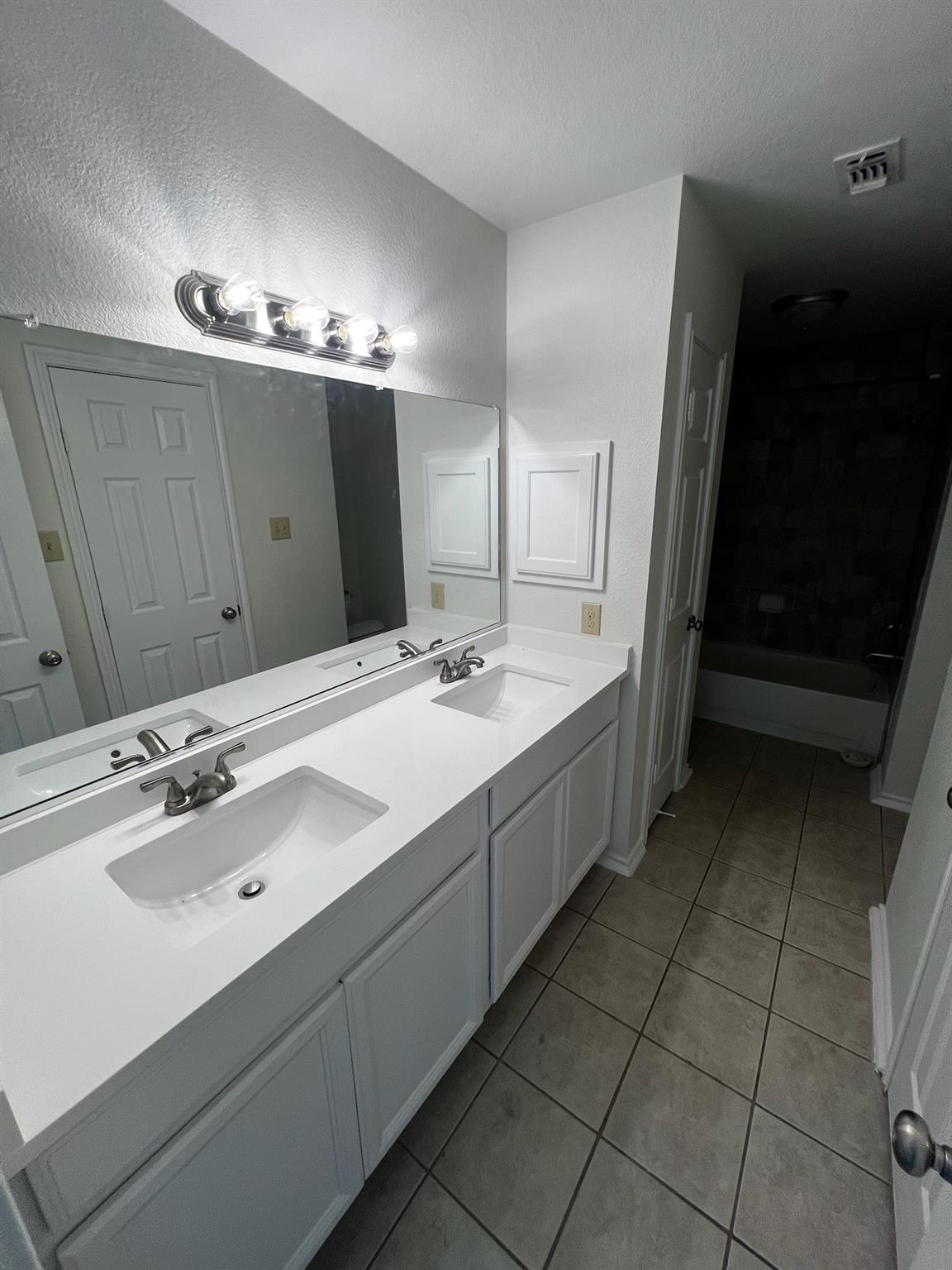 607 Saunders Dr Property Photo 8