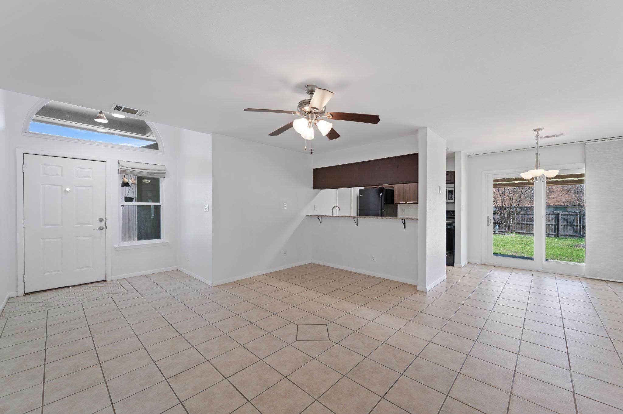 112 River Hills Dr Property Photo 6