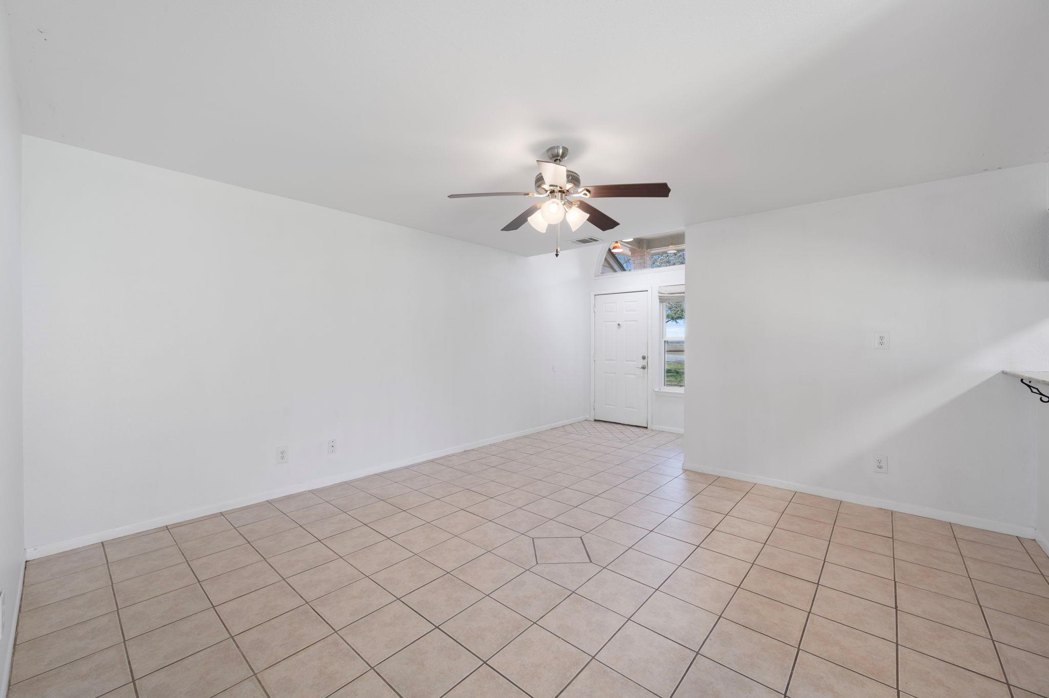 112 River Hills Dr Property Photo 7