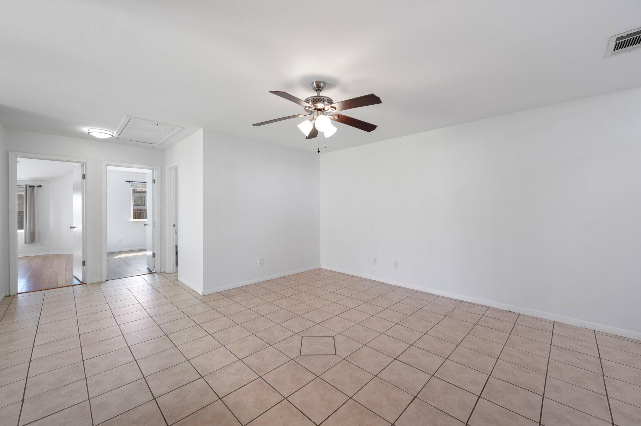 112 River Hills Dr Property Photo 8