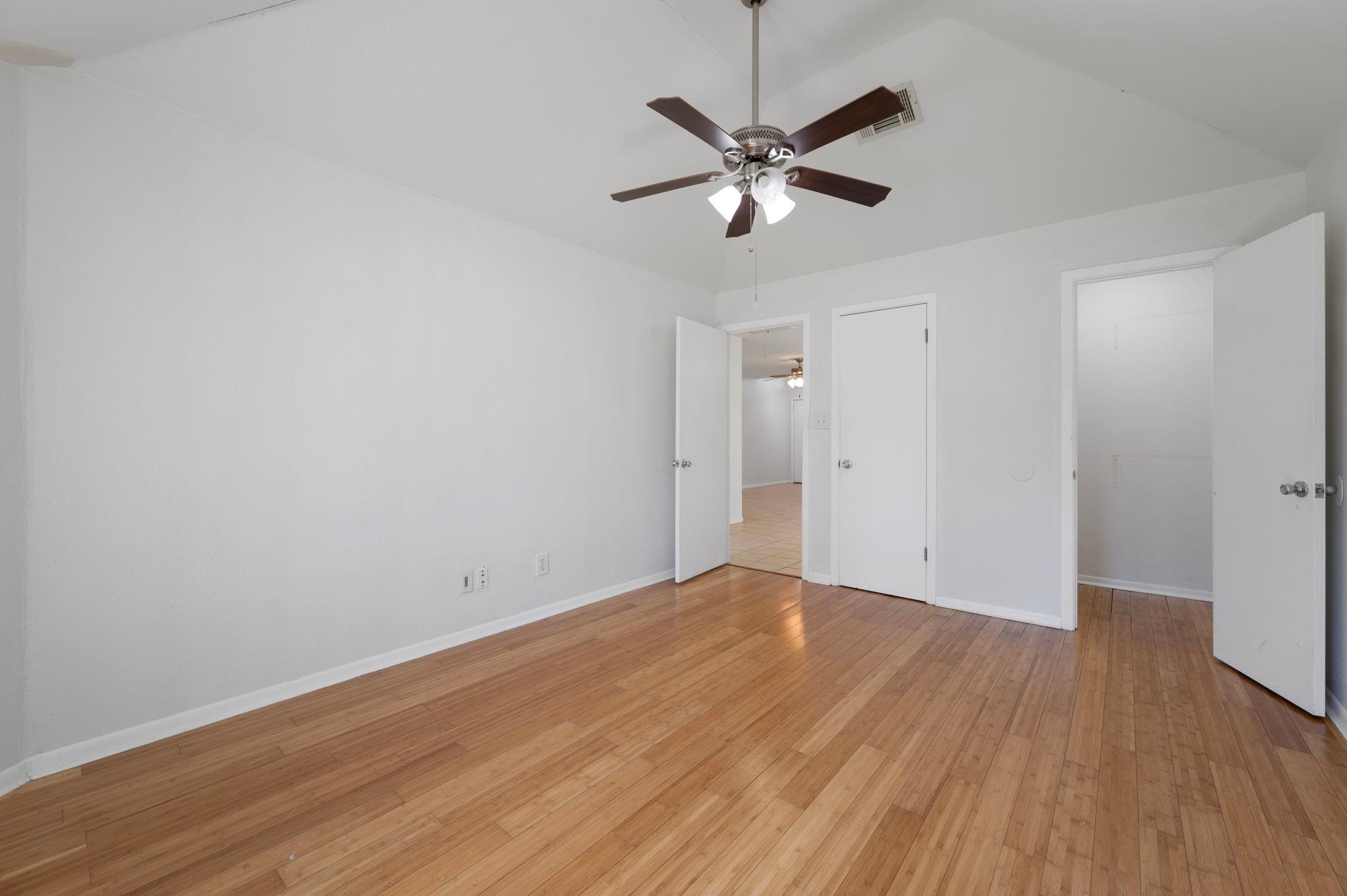 112 River Hills Dr Property Photo 17