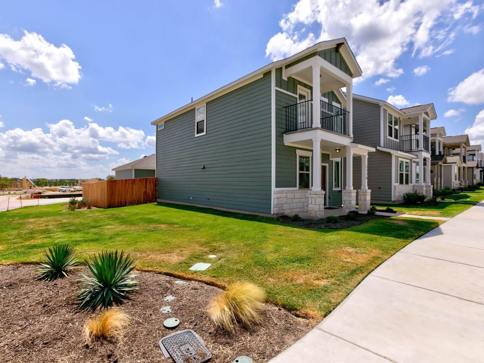 1776 Yaupon Grove Ln Property Photo 6