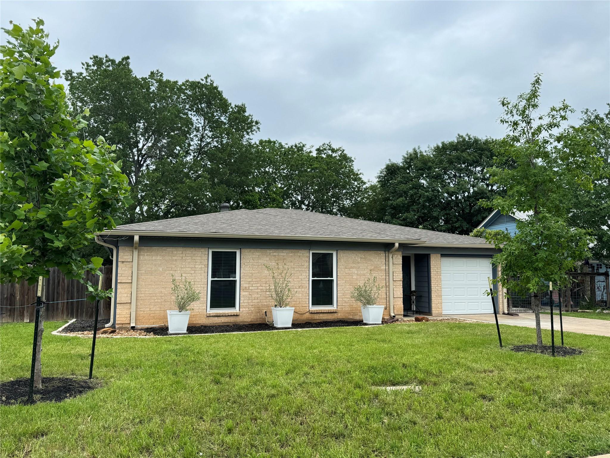504 Heartwood Dr Property Photo 2