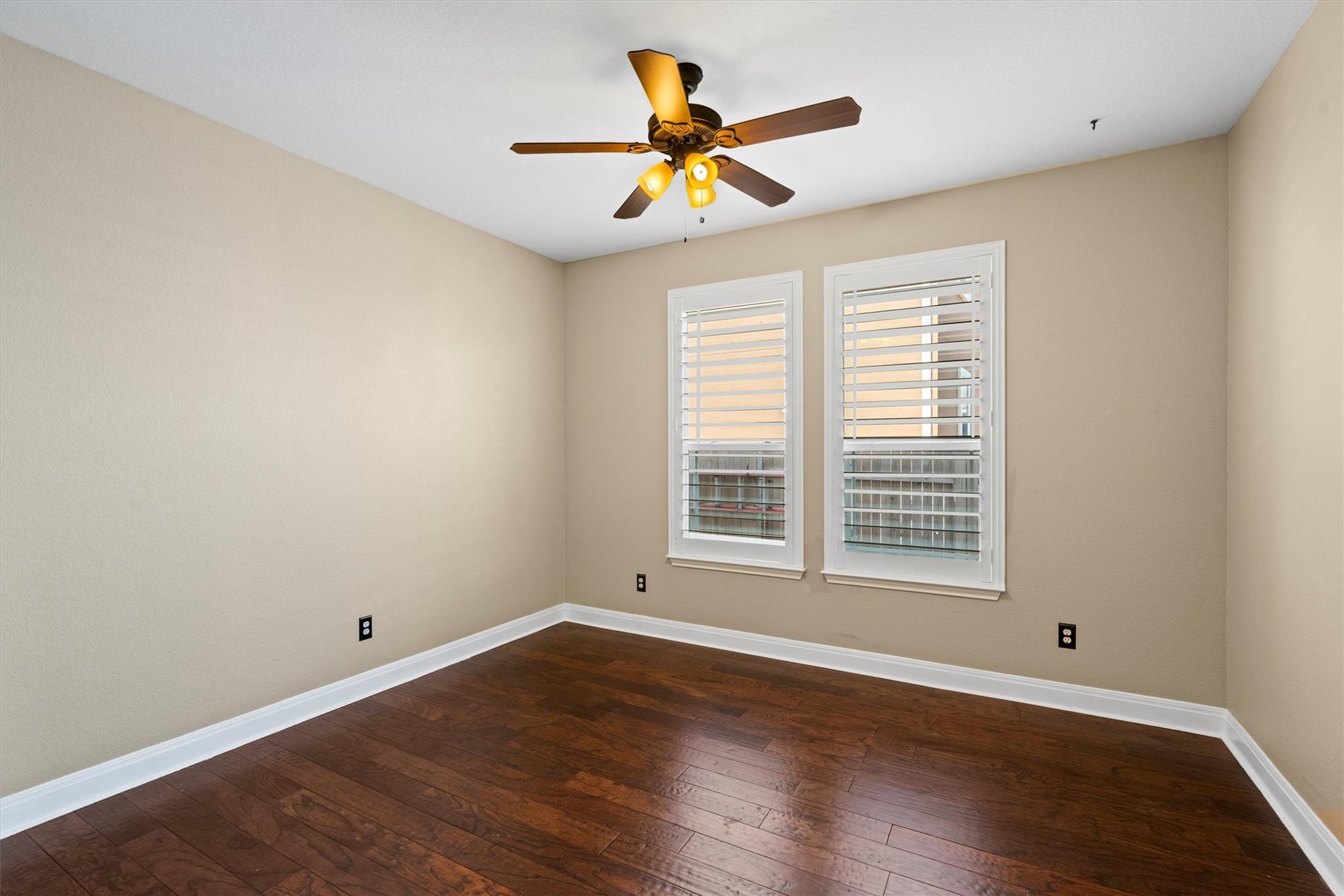100 Speckle Park Dr Property Photo 16