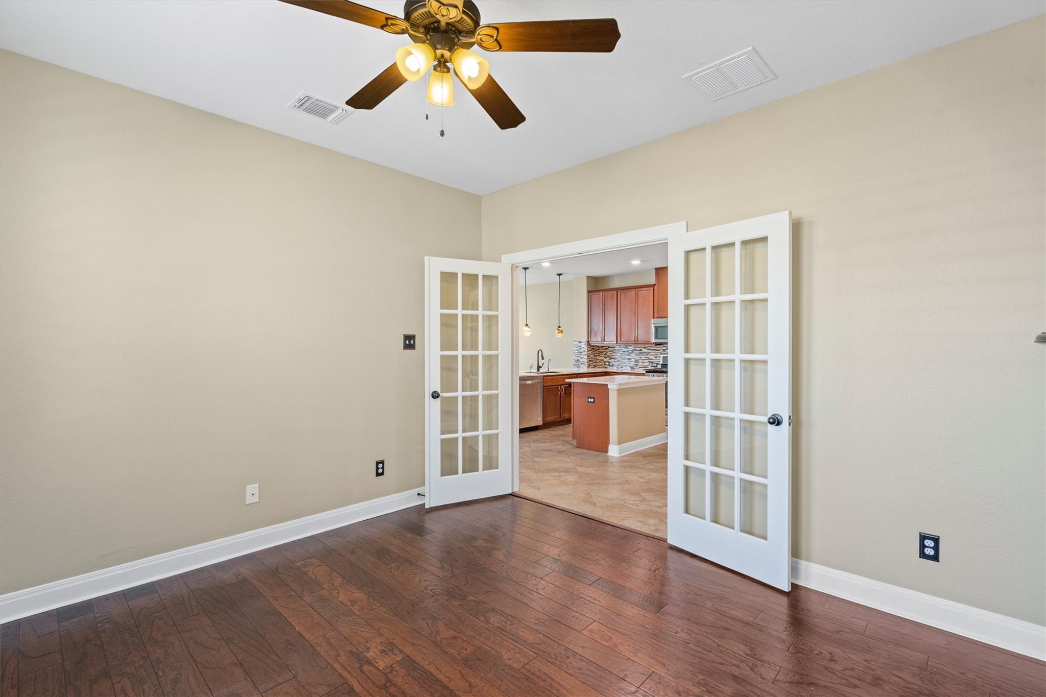 100 Speckle Park Dr Property Photo 17