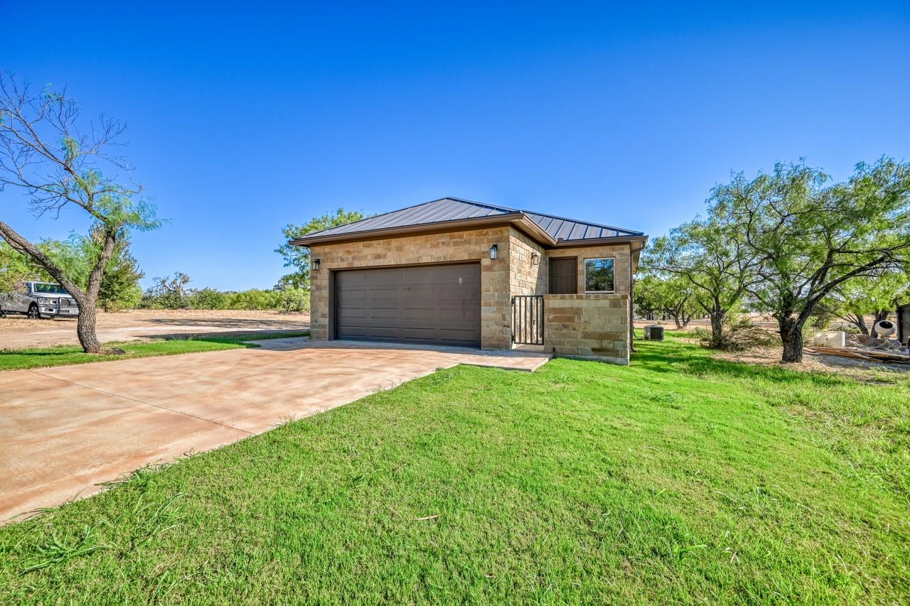 302 Parallel Cir Property Photo 1