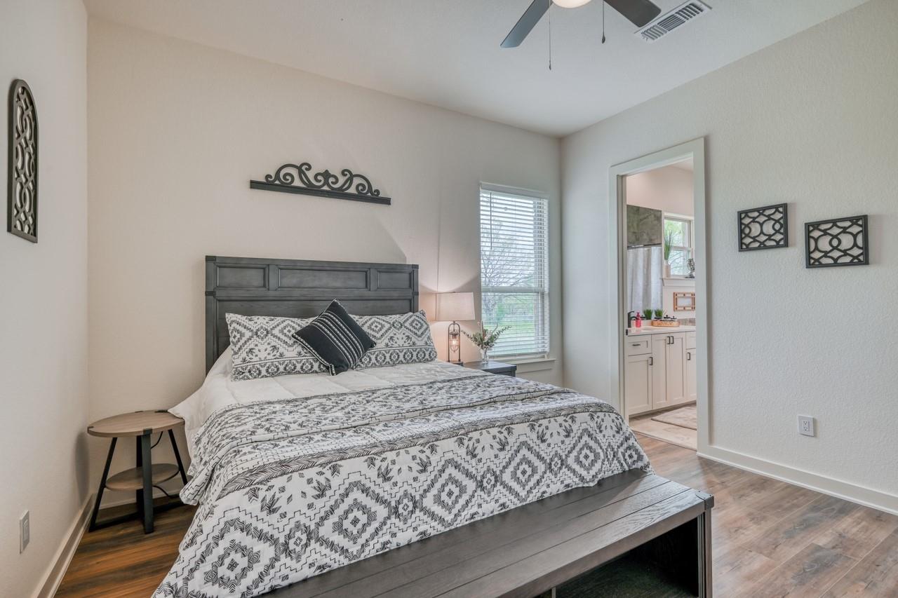 302 Parallel Cir Property Photo 14