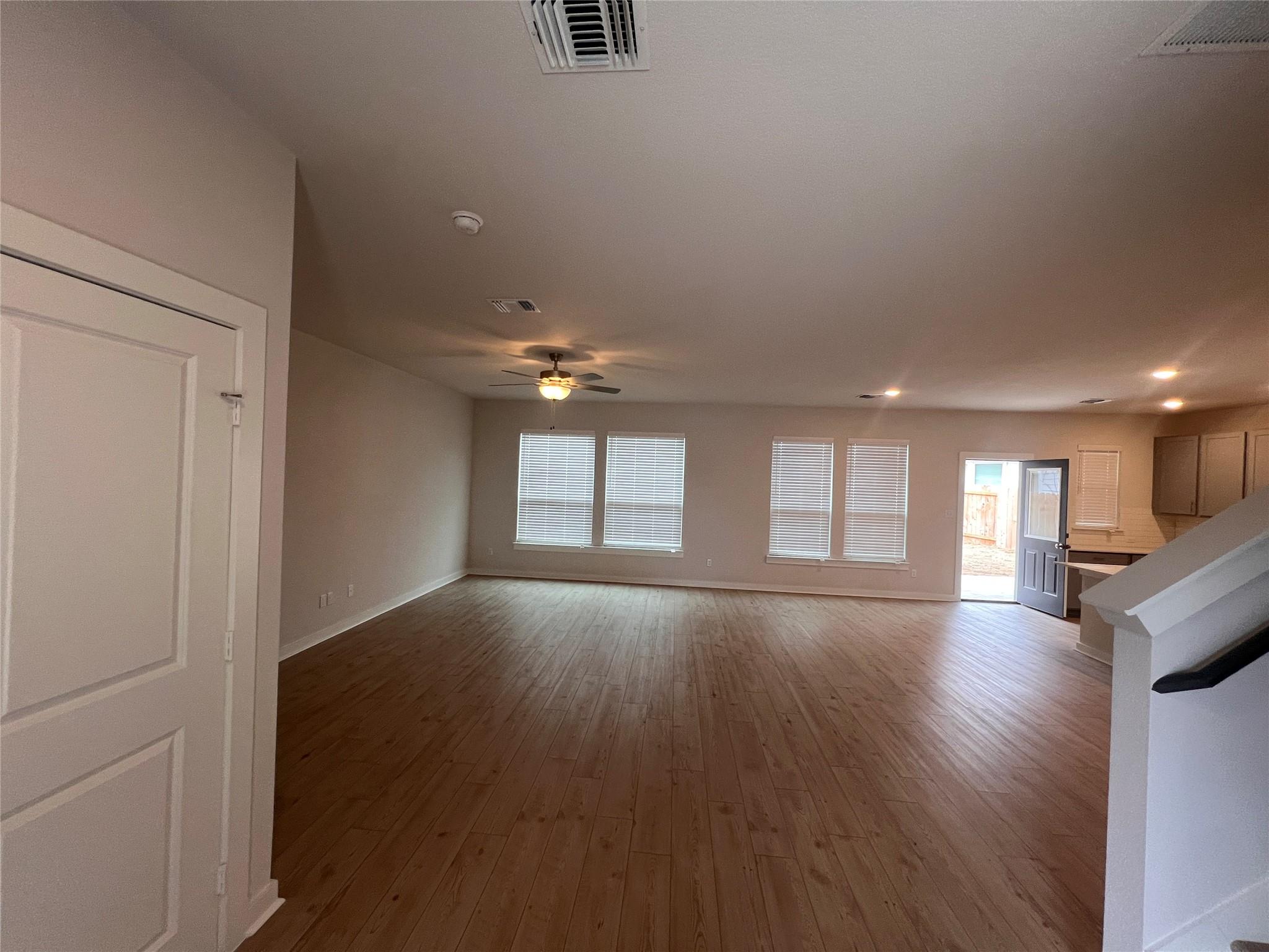 68 Hereford Loop Property Photo 9