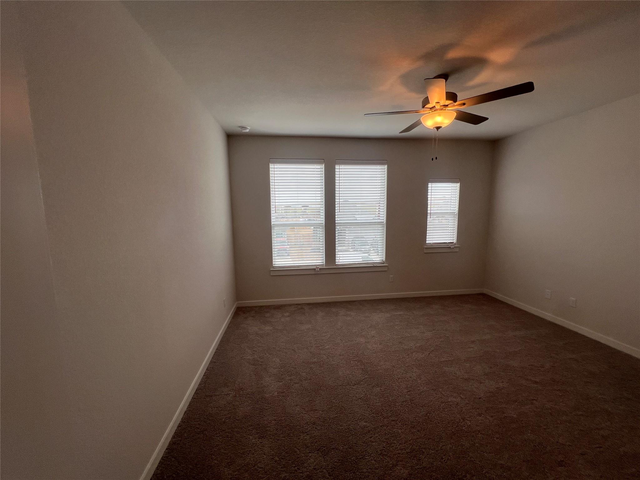 68 Hereford Loop Property Photo 10