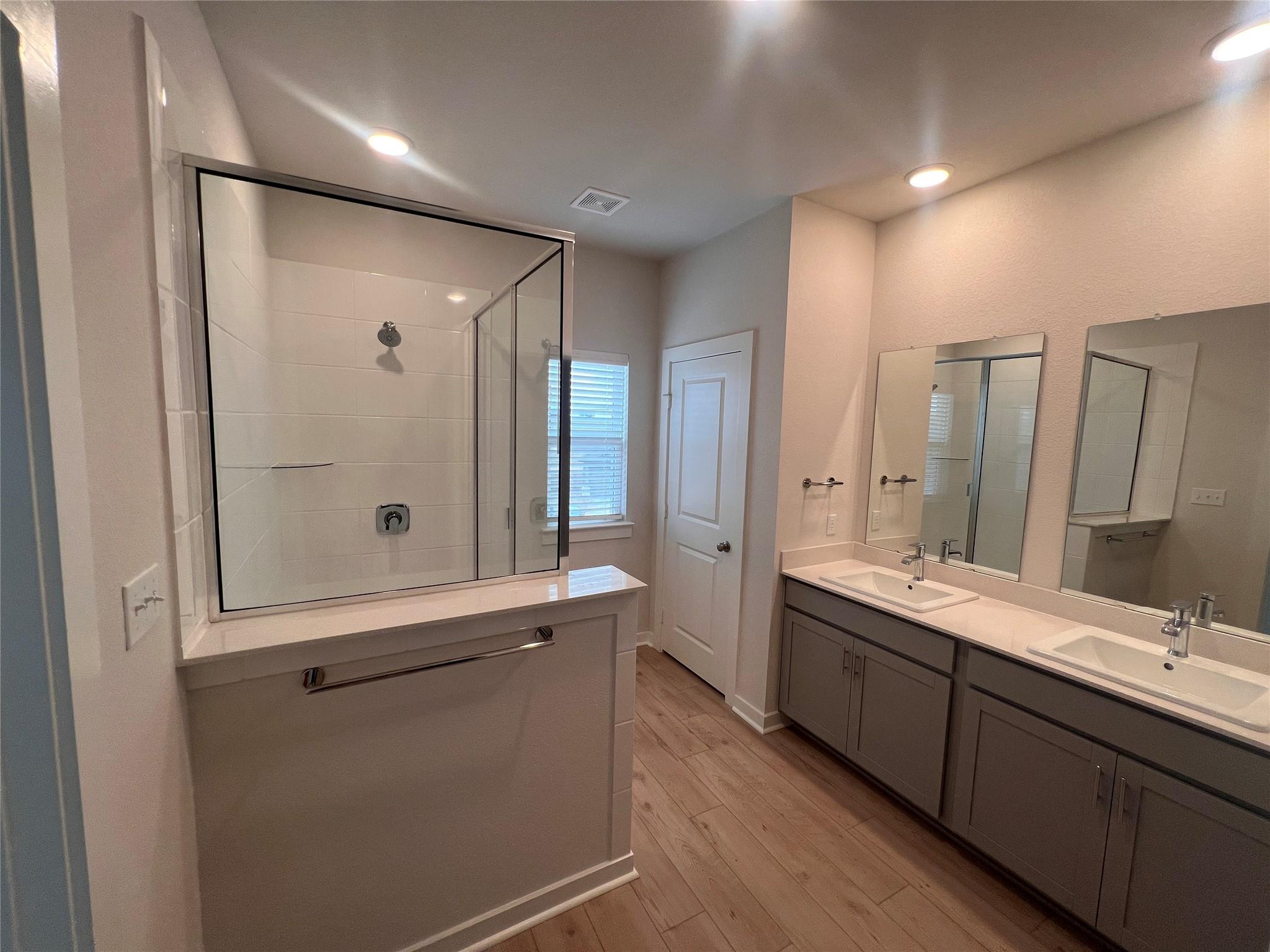 68 Hereford Loop Property Photo 11
