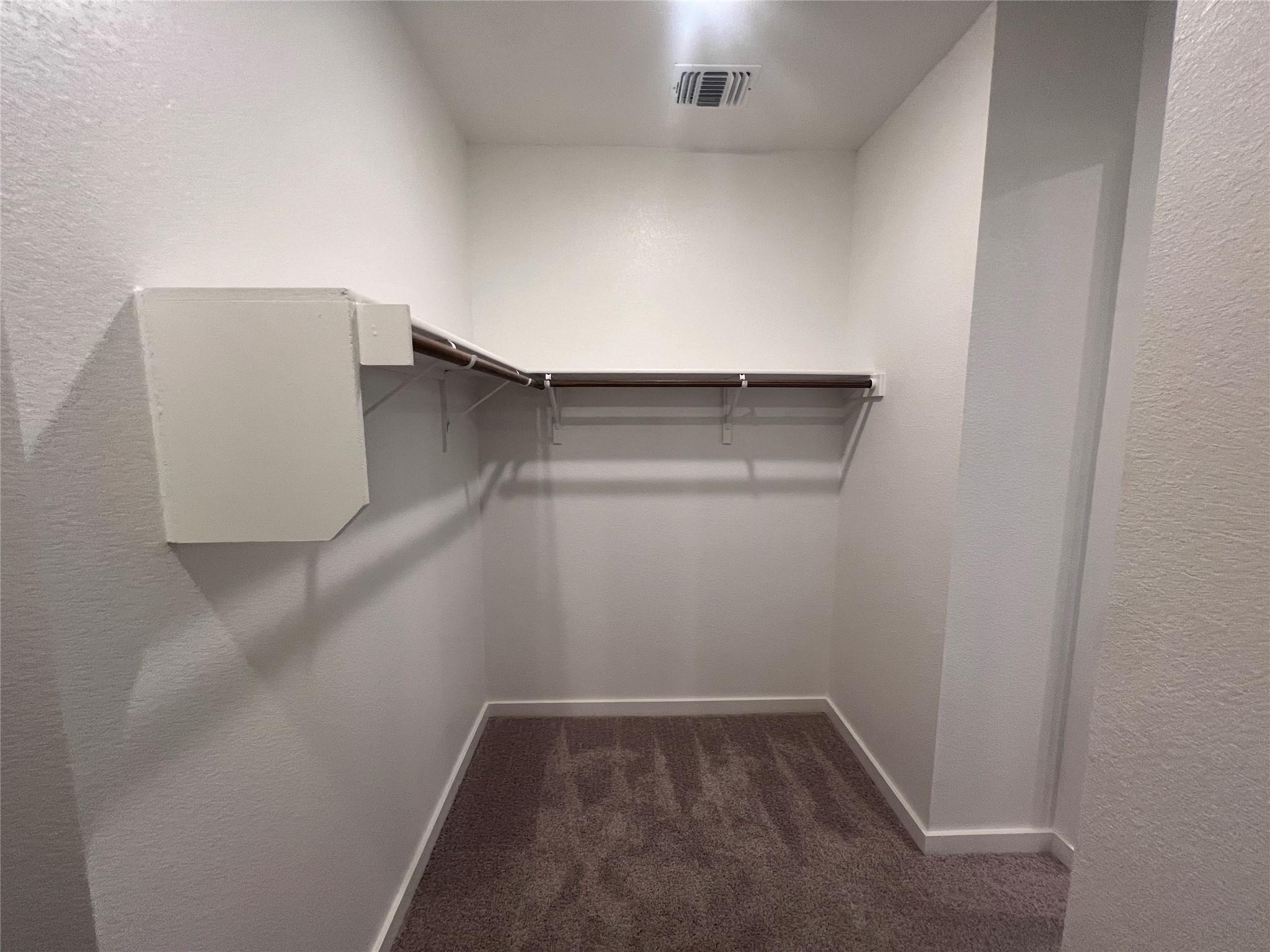 68 Hereford Loop Property Photo 14