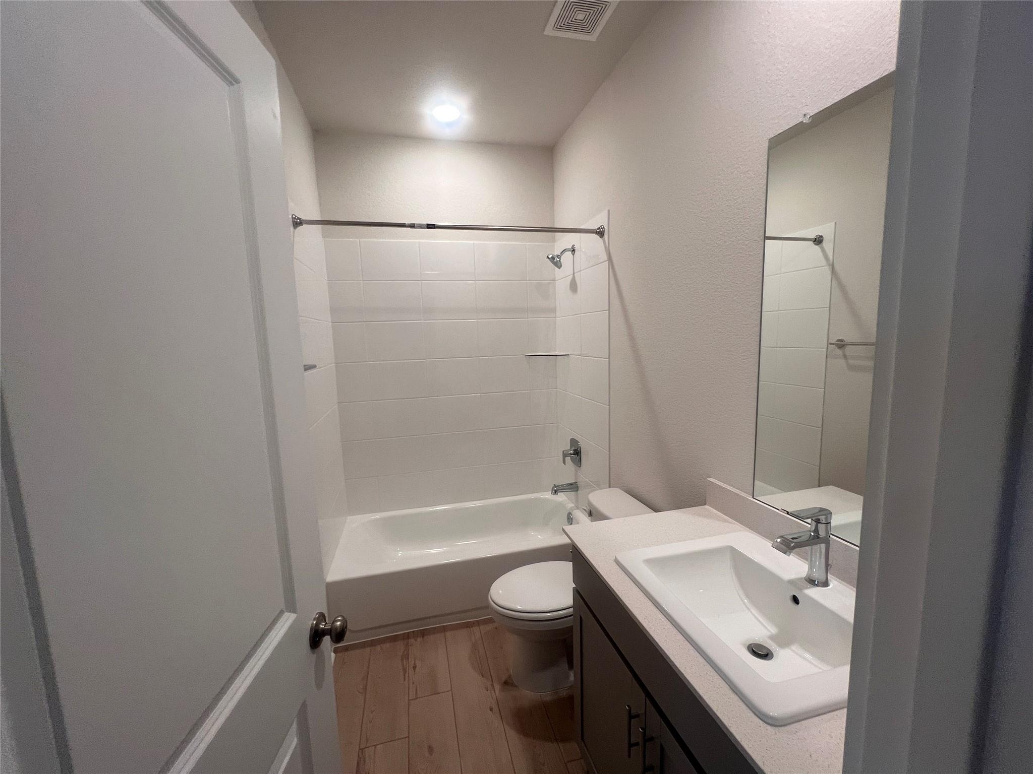 68 Hereford Loop Property Photo 22