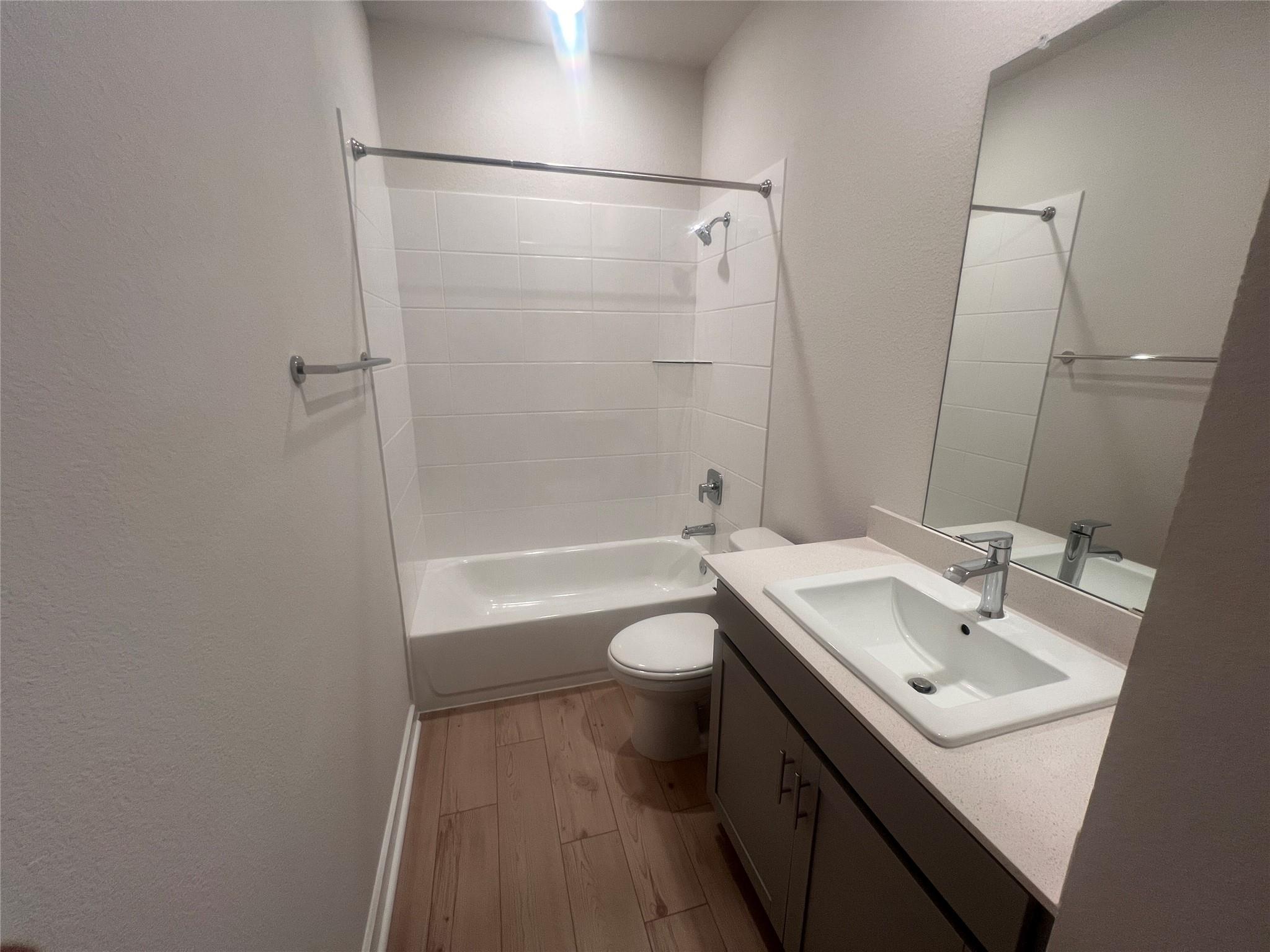68 Hereford Loop Property Photo 24