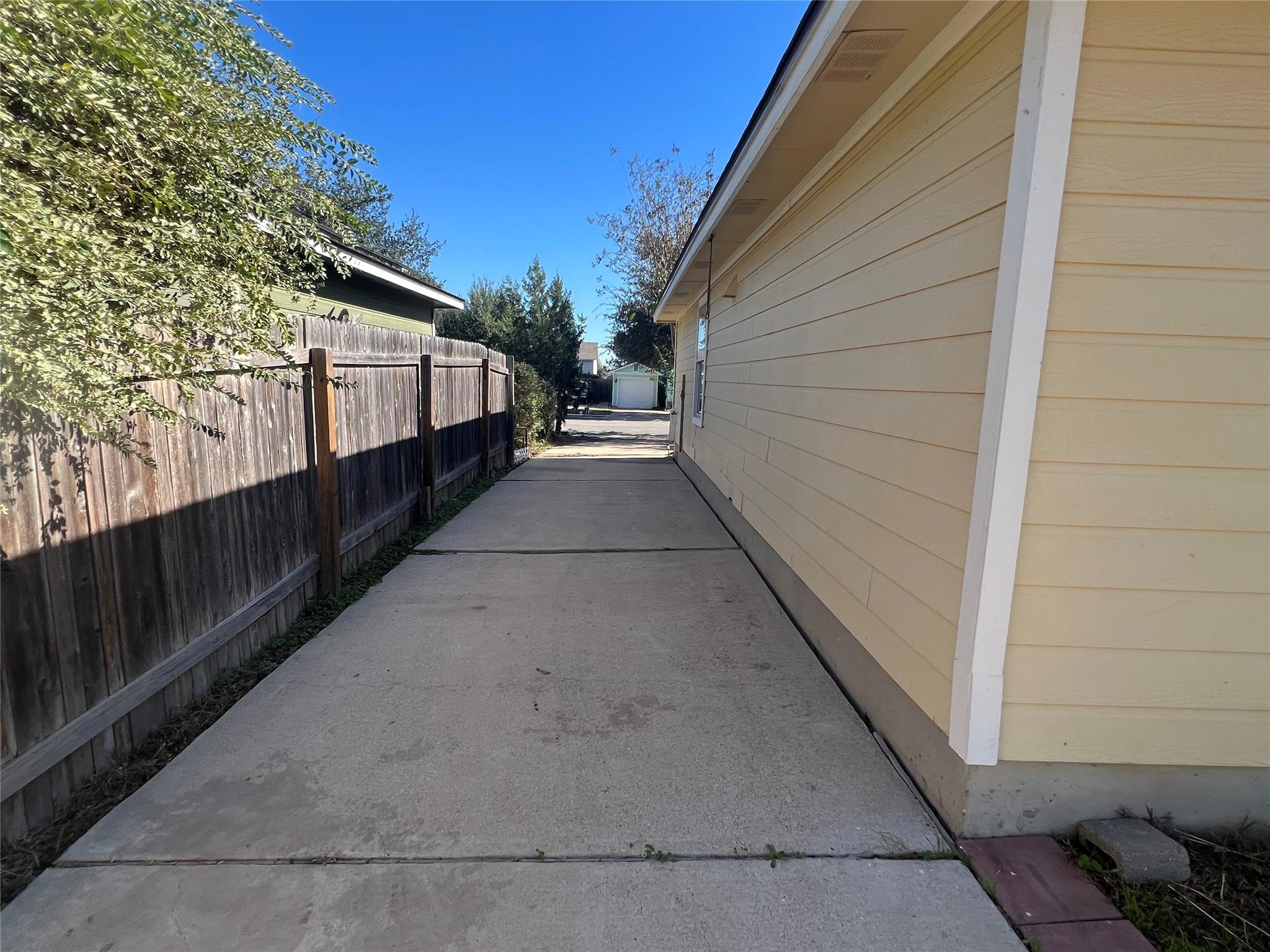 11512 Melstone Dr Property Photo 16