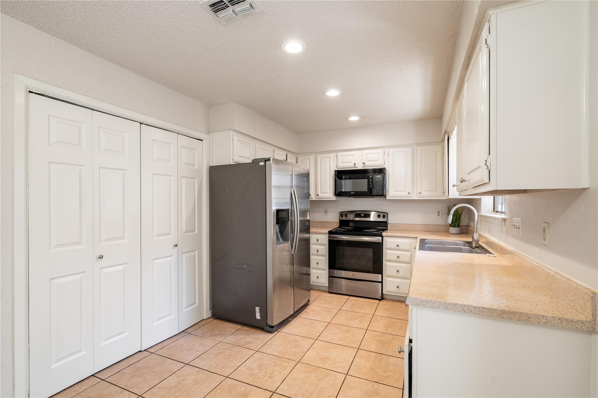 3800 Foust Trl #b Property Photo 6