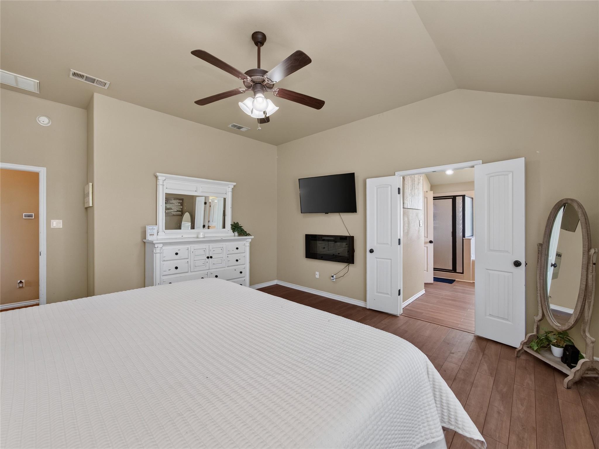 213 Sarahs Ln Property Photo 19