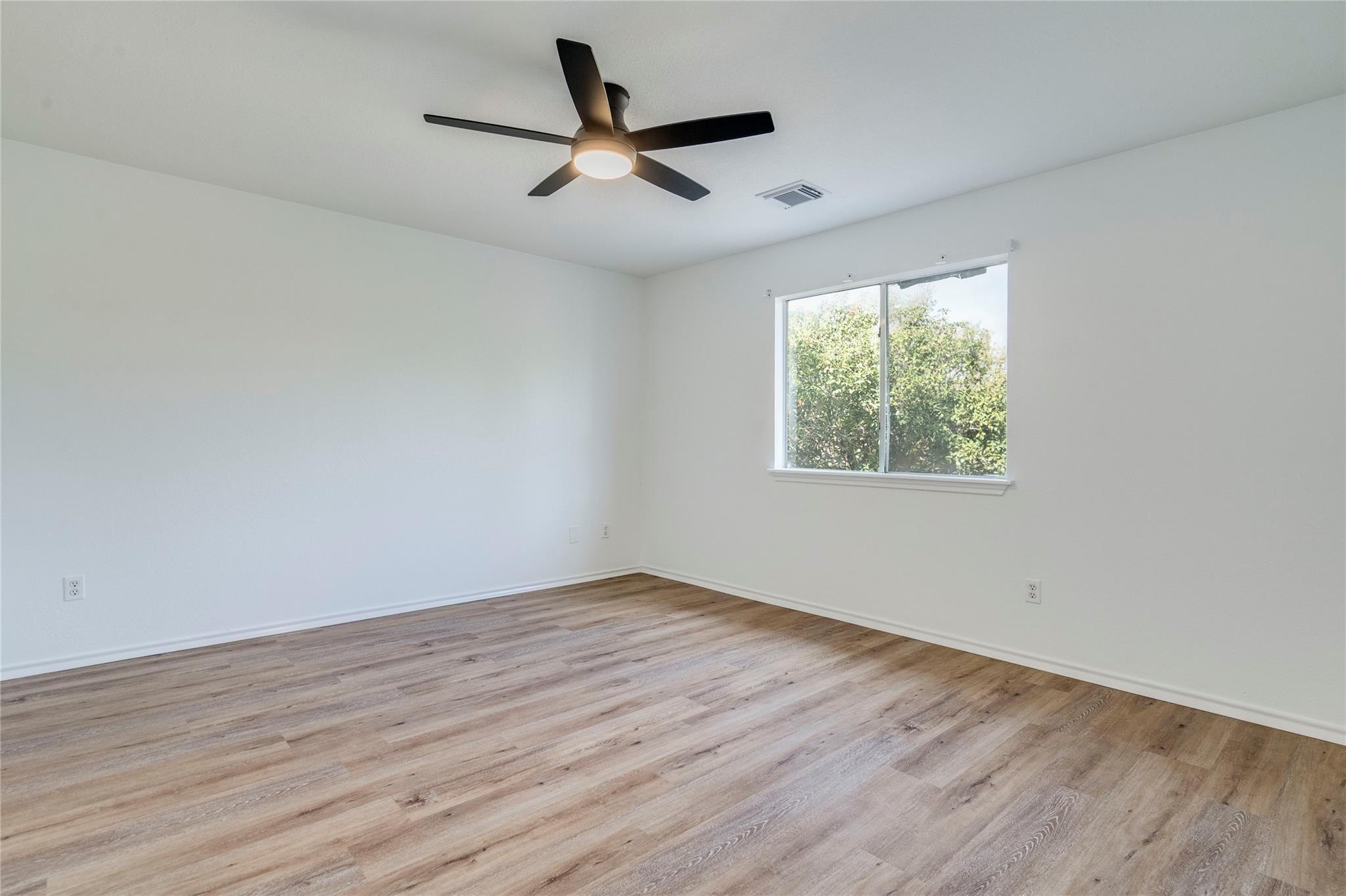 1106 Hughmont Dr Property Photo 14