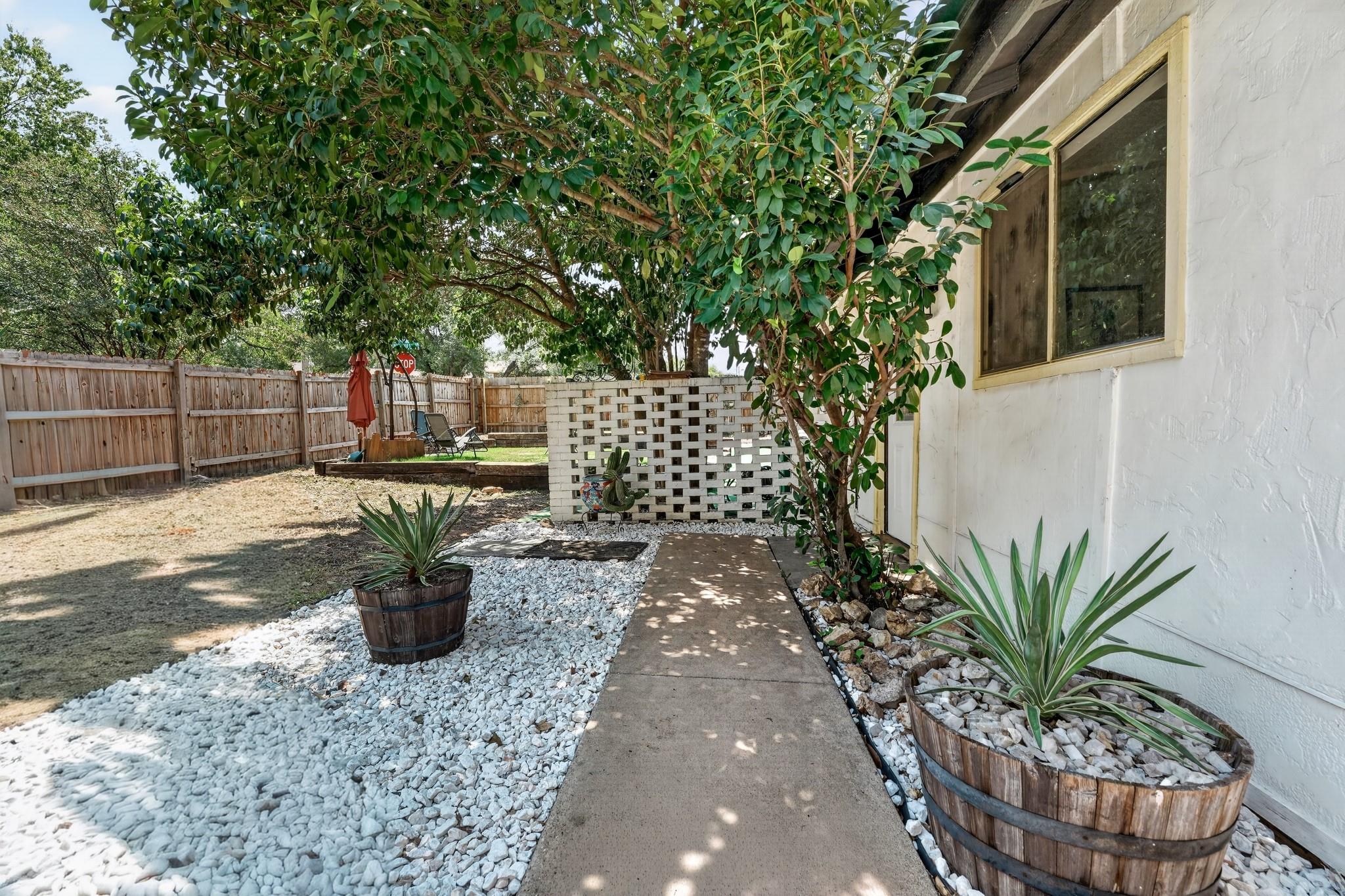 1628 Royal Hill Dr Property Photo 23