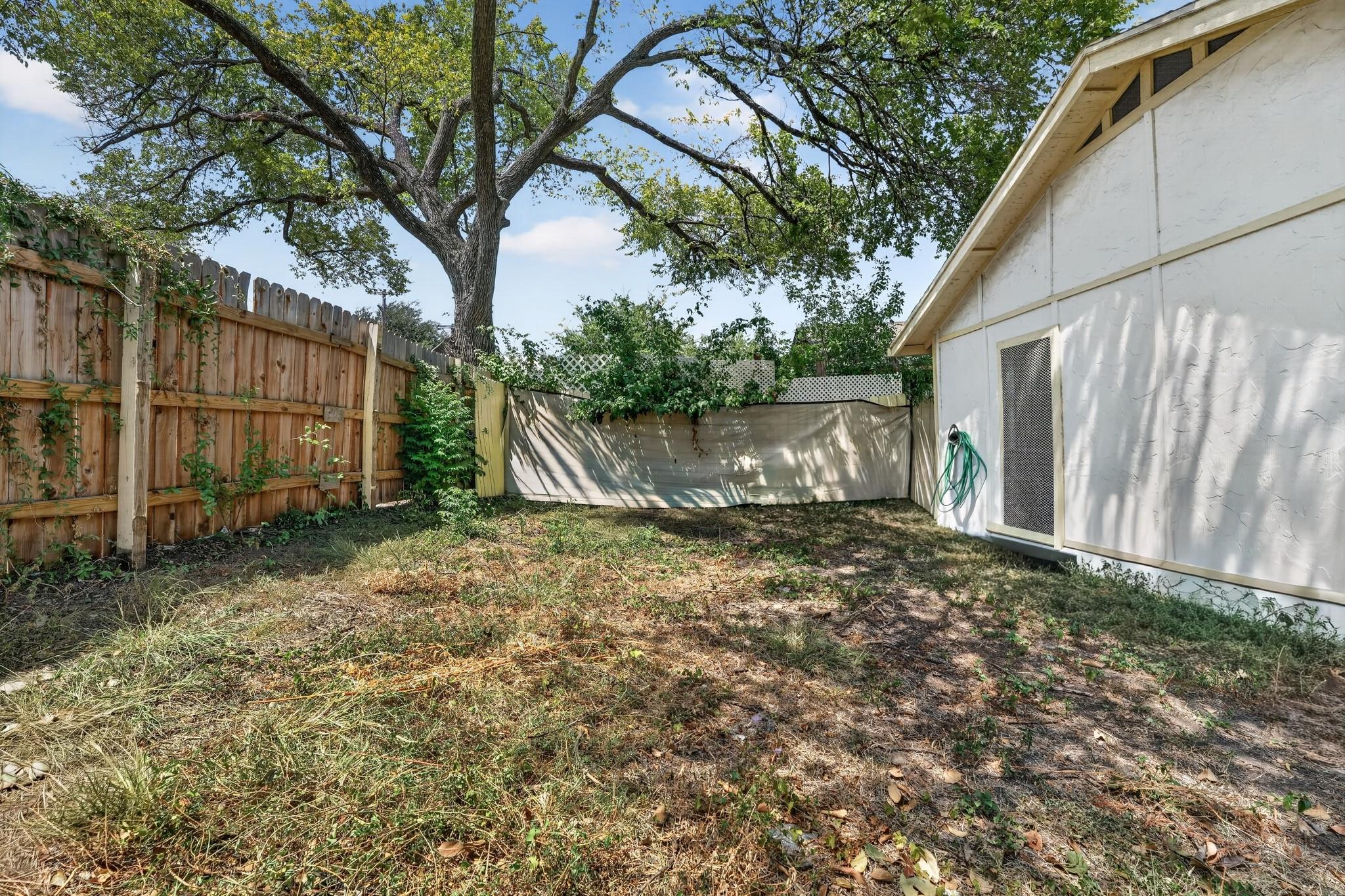 1628 Royal Hill Dr Property Photo 28